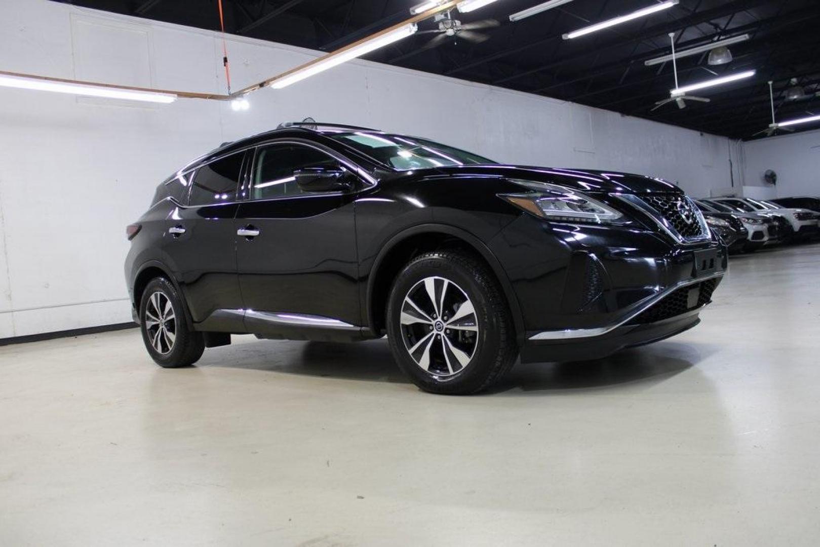 2020 Super Black Metallic /Graphite Nissan Murano SV (5N1AZ2BS9LN) with an 3.5L V6 DOHC 24V engine, CVT transmission, located at 15300 Midway Rd., Addison, TX, 75001, (972) 702-0011, 32.958321, -96.838074 - 2020 Nissan Murano SL<br>Now Available at Midway Auto Group Addison, Texas<br><br>Upscale, smooth, and packed with advanced features, the 2020 Nissan Murano SL is a midsize SUV that blends comfort and technology with confident performance. With a sleek design, premium interior, and an impressive su - Photo#6