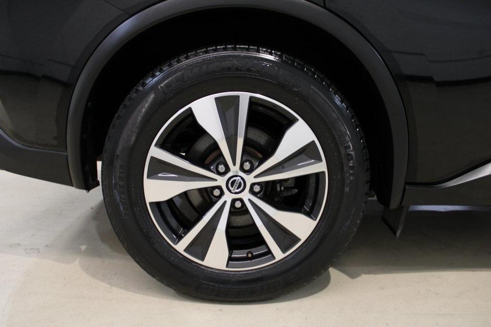 2020 Super Black Metallic /Graphite Nissan Murano SV (5N1AZ2BS9LN) with an 3.5L V6 DOHC 24V engine, CVT transmission, located at 15300 Midway Rd., Addison, TX, 75001, (972) 702-0011, 32.958321, -96.838074 - 2020 Nissan Murano SL<br>Now Available at Midway Auto Group Addison, Texas<br><br>Upscale, smooth, and packed with advanced features, the 2020 Nissan Murano SL is a midsize SUV that blends comfort and technology with confident performance. With a sleek design, premium interior, and an impressive su - Photo#10