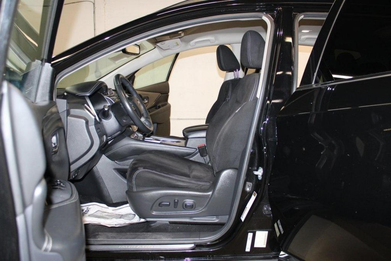 2020 Super Black Metallic /Graphite Nissan Murano SV (5N1AZ2BS9LN) with an 3.5L V6 DOHC 24V engine, CVT transmission, located at 15300 Midway Rd., Addison, TX, 75001, (972) 702-0011, 32.958321, -96.838074 - 2020 Nissan Murano SL<br>Now Available at Midway Auto Group Addison, Texas<br><br>Upscale, smooth, and packed with advanced features, the 2020 Nissan Murano SL is a midsize SUV that blends comfort and technology with confident performance. With a sleek design, premium interior, and an impressive su - Photo#12