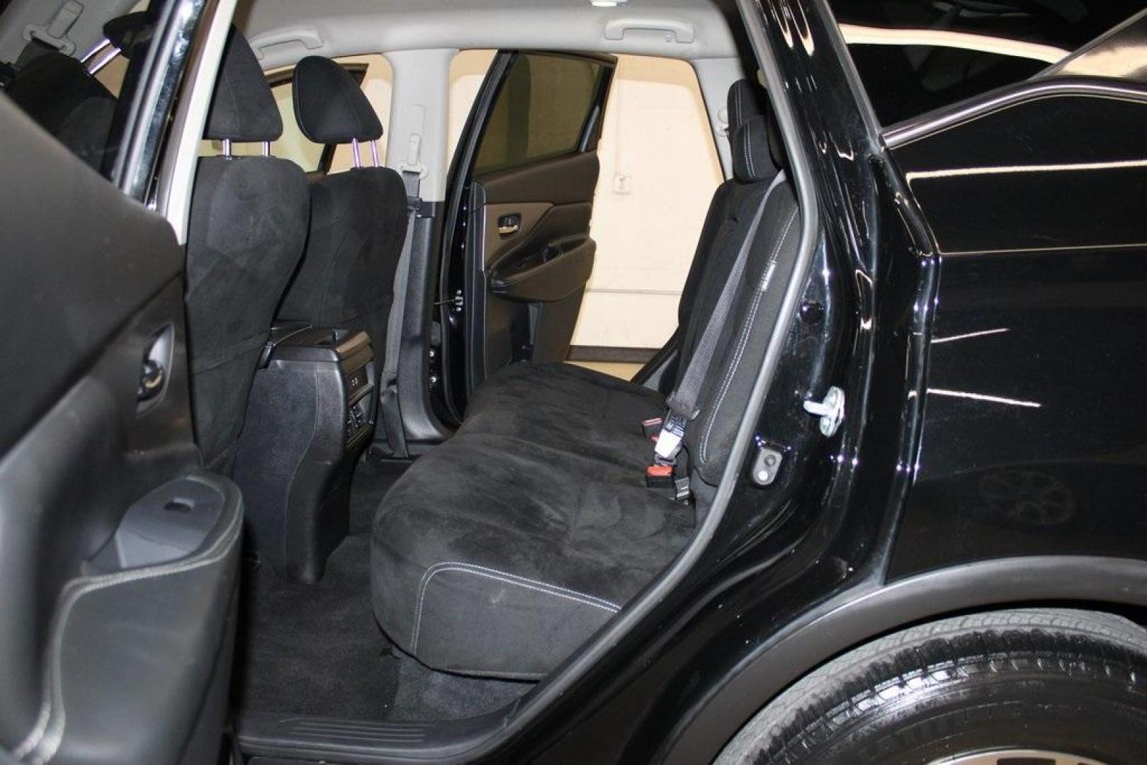 2020 Super Black Metallic /Graphite Nissan Murano SV (5N1AZ2BS9LN) with an 3.5L V6 DOHC 24V engine, CVT transmission, located at 15300 Midway Rd., Addison, TX, 75001, (972) 702-0011, 32.958321, -96.838074 - 2020 Nissan Murano SL<br>Now Available at Midway Auto Group Addison, Texas<br><br>Upscale, smooth, and packed with advanced features, the 2020 Nissan Murano SL is a midsize SUV that blends comfort and technology with confident performance. With a sleek design, premium interior, and an impressive su - Photo#15