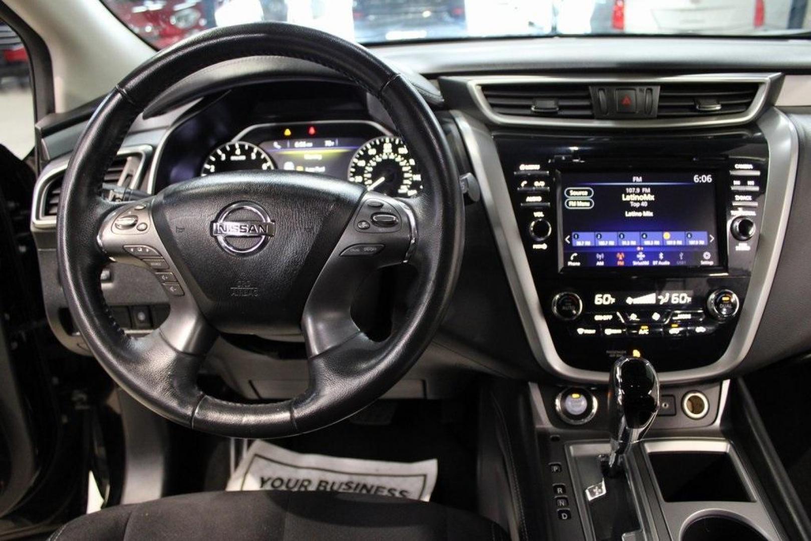 2020 Super Black Metallic /Graphite Nissan Murano SV (5N1AZ2BS9LN) with an 3.5L V6 DOHC 24V engine, CVT transmission, located at 15300 Midway Rd., Addison, TX, 75001, (972) 702-0011, 32.958321, -96.838074 - 2020 Nissan Murano SL<br>Now Available at Midway Auto Group Addison, Texas<br><br>Upscale, smooth, and packed with advanced features, the 2020 Nissan Murano SL is a midsize SUV that blends comfort and technology with confident performance. With a sleek design, premium interior, and an impressive su - Photo#16