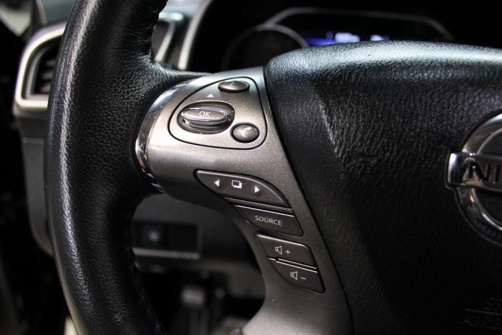 2020 Super Black Metallic /Graphite Nissan Murano SV (5N1AZ2BS9LN) with an 3.5L V6 DOHC 24V engine, CVT transmission, located at 15300 Midway Rd., Addison, TX, 75001, (972) 702-0011, 32.958321, -96.838074 - 2020 Nissan Murano SL<br>Now Available at Midway Auto Group Addison, Texas<br><br>Upscale, smooth, and packed with advanced features, the 2020 Nissan Murano SL is a midsize SUV that blends comfort and technology with confident performance. With a sleek design, premium interior, and an impressive su - Photo#23