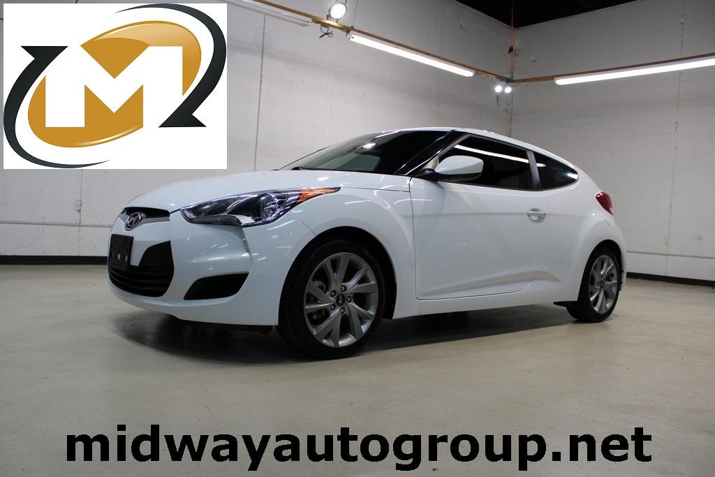 photo of 2016 Hyundai Veloster Base