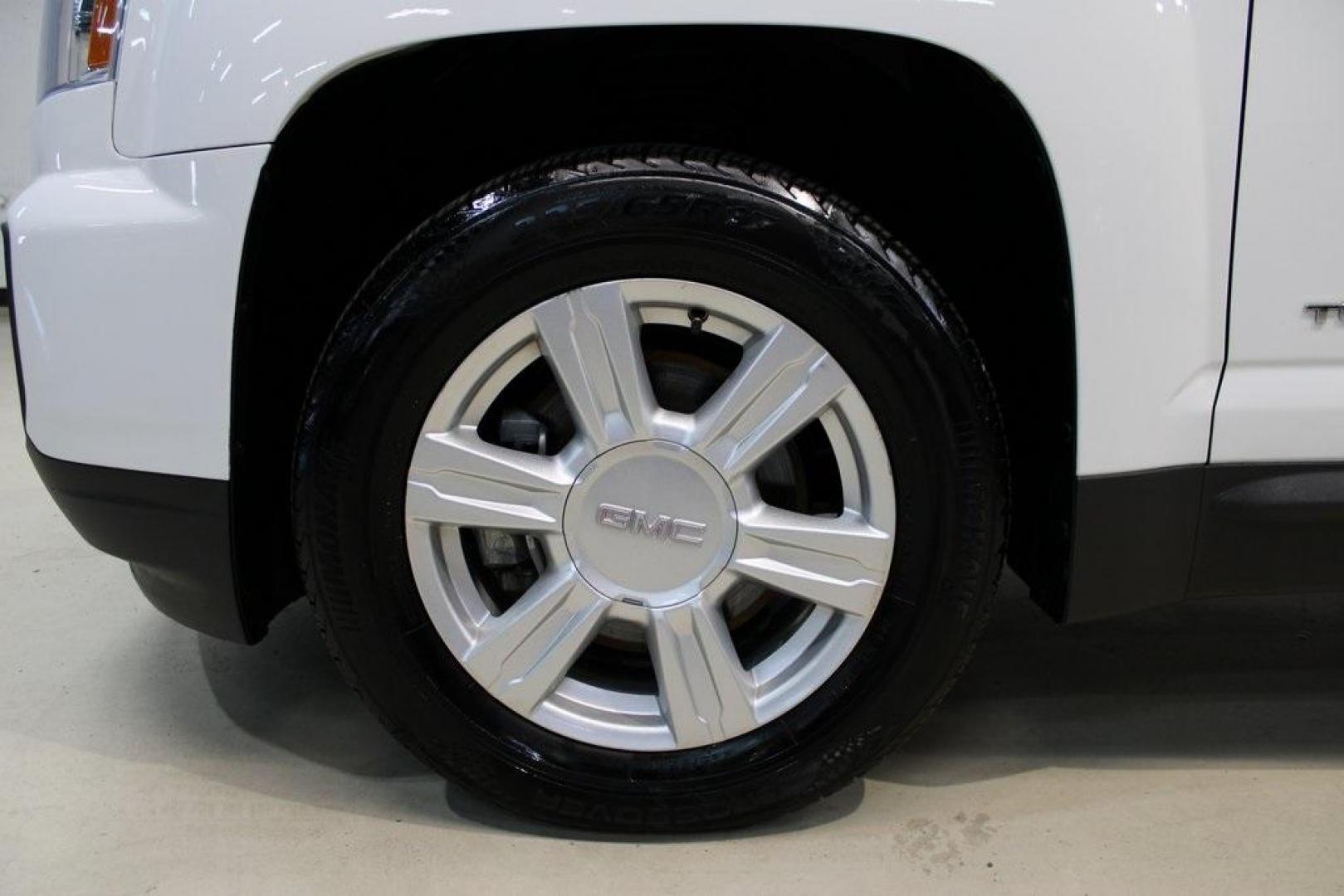 2016 Summit White /Jet Black GMC Terrain SLE-1 (2GKALMEK4G6) with an 2.4L 4-Cylinder SIDI DOHC VVT engine, Automatic transmission, located at 15300 Midway Rd., Addison, TX, 75001, (972) 702-0011, 32.958321, -96.838074 - 2016 GMC Terrain SLE-1<br>Now Available at Midway Auto Group Addison, Texas<br><br>Spacious, smooth, and impressively efficient, the 2016 GMC Terrain SLE-1 offers a refined ride with the versatility to handle both everyday errands and weekend getaways. With its upscale styling, quiet cabin, and fam - Photo#8