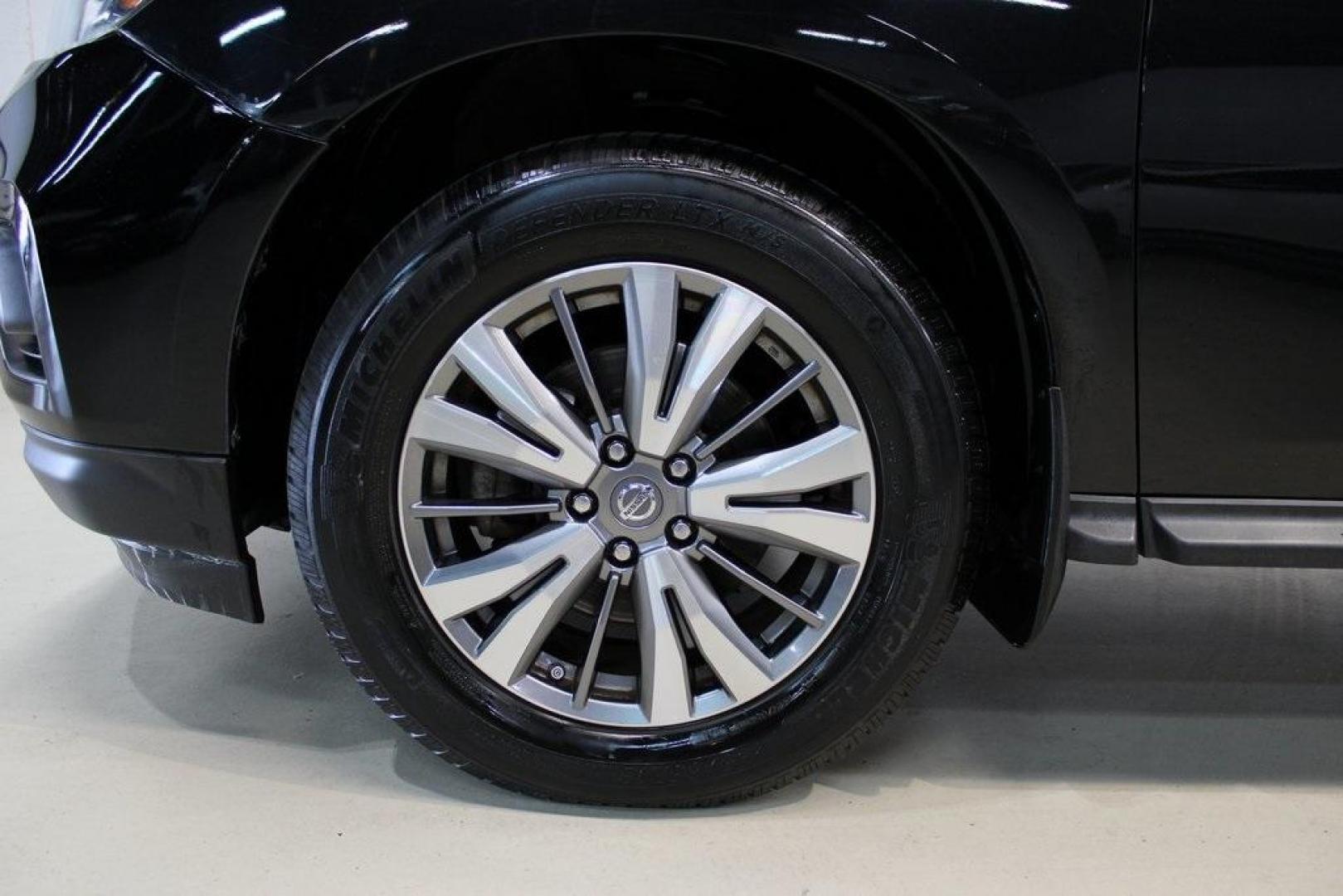 2018 Magnetic Black /Charcoal Nissan Pathfinder SL (5N1DR2MN2JC) with an V6 engine, CVT transmission, located at 15300 Midway Rd., Addison, TX, 75001, (972) 702-0011, 32.958321, -96.838074 - 2018 Nissan Pathfinder SV<br>Now Available at Midway Auto Group Addison, Texas<br><br>Spacious, capable, and loaded with family-friendly features, the 2018 Nissan Pathfinder SV is built for those who need room to move and the confidence to go anywhere. Whether youre navigating city streets in Addis - Photo#8
