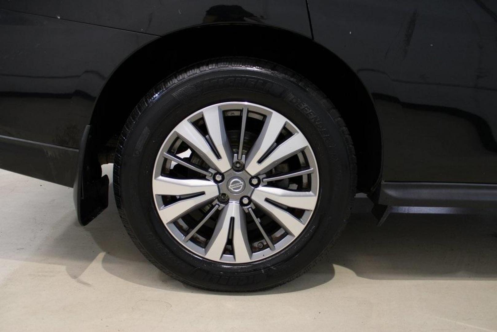2018 Magnetic Black /Charcoal Nissan Pathfinder SL (5N1DR2MN2JC) with an V6 engine, CVT transmission, located at 15300 Midway Rd., Addison, TX, 75001, (972) 702-0011, 32.958321, -96.838074 - 2018 Nissan Pathfinder SV<br>Now Available at Midway Auto Group Addison, Texas<br><br>Spacious, capable, and loaded with family-friendly features, the 2018 Nissan Pathfinder SV is built for those who need room to move and the confidence to go anywhere. Whether youre navigating city streets in Addis - Photo#10