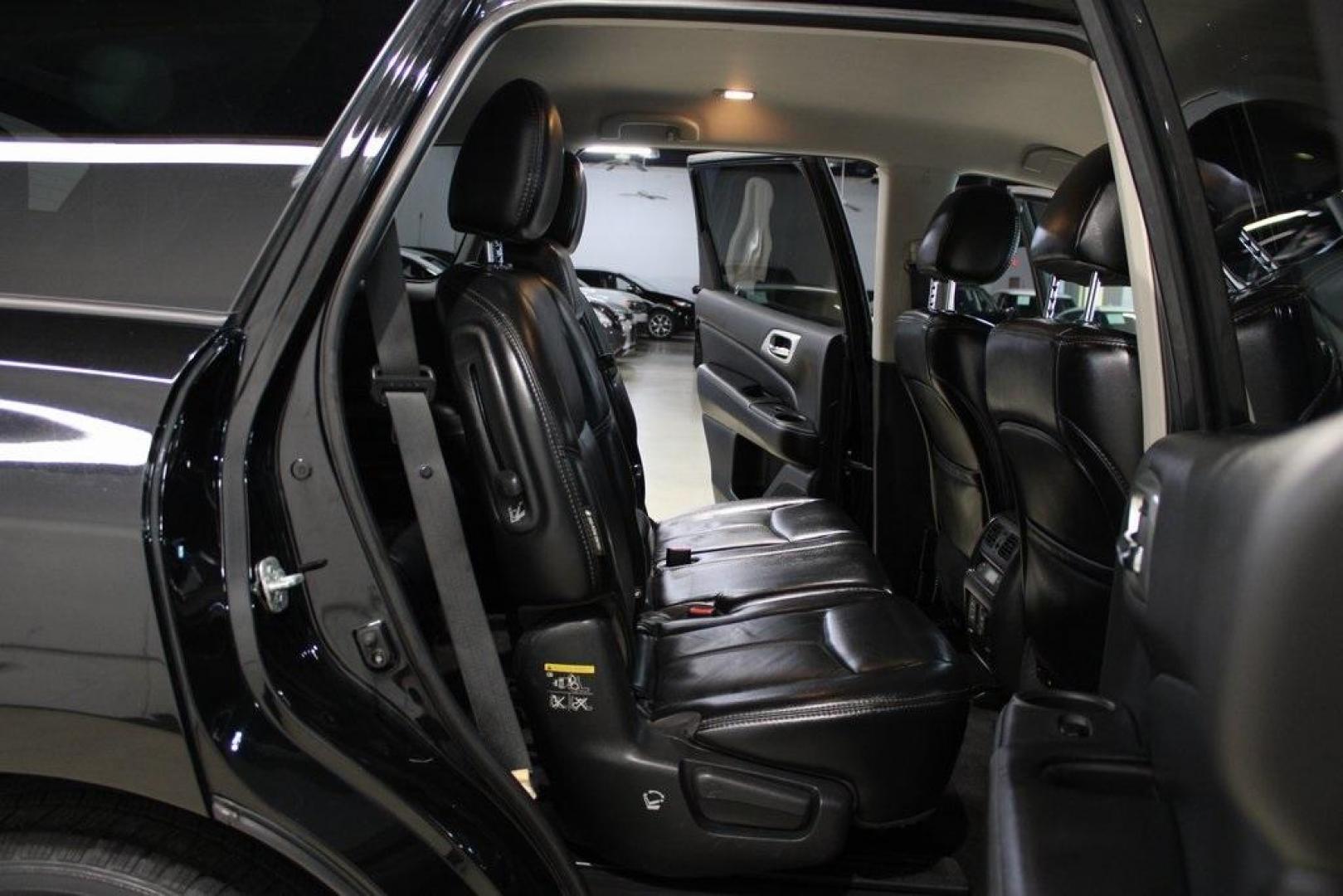 2018 Magnetic Black /Charcoal Nissan Pathfinder SL (5N1DR2MN2JC) with an V6 engine, CVT transmission, located at 15300 Midway Rd., Addison, TX, 75001, (972) 702-0011, 32.958321, -96.838074 - 2018 Nissan Pathfinder SV<br>Now Available at Midway Auto Group Addison, Texas<br><br>Spacious, capable, and loaded with family-friendly features, the 2018 Nissan Pathfinder SV is built for those who need room to move and the confidence to go anywhere. Whether youre navigating city streets in Addis - Photo#14