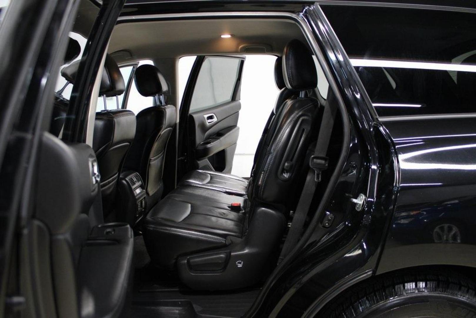 2018 Magnetic Black /Charcoal Nissan Pathfinder SL (5N1DR2MN2JC) with an V6 engine, CVT transmission, located at 15300 Midway Rd., Addison, TX, 75001, (972) 702-0011, 32.958321, -96.838074 - 2018 Nissan Pathfinder SV<br>Now Available at Midway Auto Group Addison, Texas<br><br>Spacious, capable, and loaded with family-friendly features, the 2018 Nissan Pathfinder SV is built for those who need room to move and the confidence to go anywhere. Whether youre navigating city streets in Addis - Photo#15