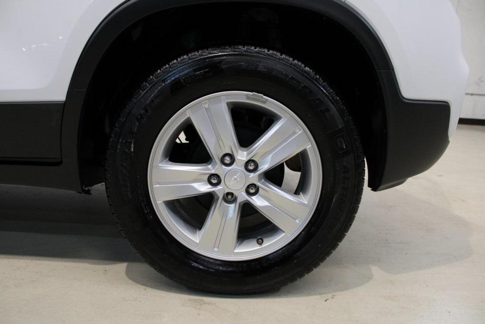 2020 Summit White /Jet Black/Light Ash Gray Chevrolet Trax LT (3GNCJLSB9LL) with an ECOTEC 1.4L I4 SMPI DOHC Turbocharged VVT engine, Automatic transmission, located at 15300 Midway Rd., Addison, TX, 75001, (972) 702-0011, 32.958321, -96.838074 - 2020 Chevrolet Trax LT<br>Now Available at Midway Auto Group Addison, Texas<br><br>The 2020 Chevrolet Trax LT is a compact SUV that punches above its weight with smart design, excellent maneuverability, and modern tech features. Whether you're zipping through Addison traffic or planning a weekend e - Photo#9