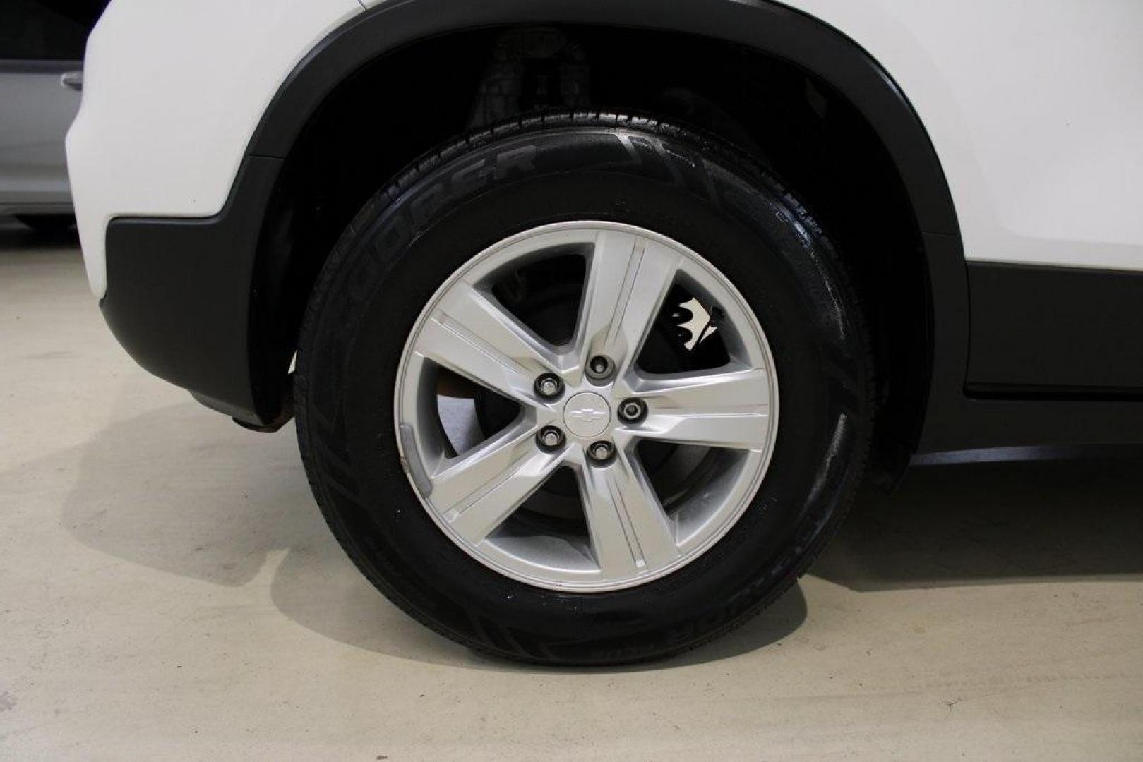 2020 Summit White /Jet Black/Light Ash Gray Chevrolet Trax LT (3GNCJLSB9LL) with an ECOTEC 1.4L I4 SMPI DOHC Turbocharged VVT engine, Automatic transmission, located at 15300 Midway Rd., Addison, TX, 75001, (972) 702-0011, 32.958321, -96.838074 - 2020 Chevrolet Trax LT<br>Now Available at Midway Auto Group Addison, Texas<br><br>The 2020 Chevrolet Trax LT is a compact SUV that punches above its weight with smart design, excellent maneuverability, and modern tech features. Whether you're zipping through Addison traffic or planning a weekend e - Photo#10