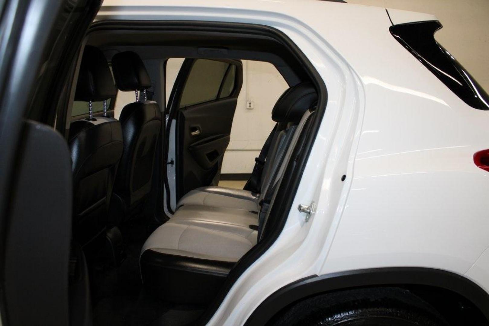 2020 Summit White /Jet Black/Light Ash Gray Chevrolet Trax LT (3GNCJLSB9LL) with an ECOTEC 1.4L I4 SMPI DOHC Turbocharged VVT engine, Automatic transmission, located at 15300 Midway Rd., Addison, TX, 75001, (972) 702-0011, 32.958321, -96.838074 - 2020 Chevrolet Trax LT<br>Now Available at Midway Auto Group Addison, Texas<br><br>The 2020 Chevrolet Trax LT is a compact SUV that punches above its weight with smart design, excellent maneuverability, and modern tech features. Whether you're zipping through Addison traffic or planning a weekend e - Photo#15