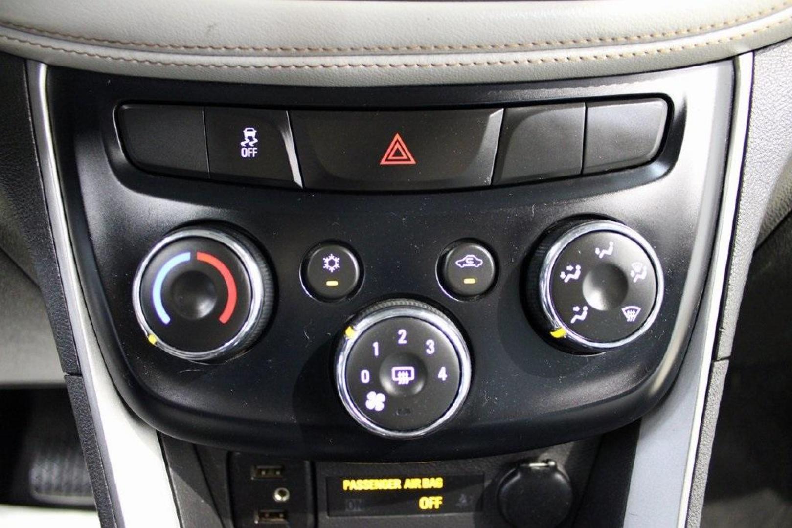 2020 Summit White /Jet Black/Light Ash Gray Chevrolet Trax LT (3GNCJLSB9LL) with an ECOTEC 1.4L I4 SMPI DOHC Turbocharged VVT engine, Automatic transmission, located at 15300 Midway Rd., Addison, TX, 75001, (972) 702-0011, 32.958321, -96.838074 - 2020 Chevrolet Trax LT<br>Now Available at Midway Auto Group Addison, Texas<br><br>The 2020 Chevrolet Trax LT is a compact SUV that punches above its weight with smart design, excellent maneuverability, and modern tech features. Whether you're zipping through Addison traffic or planning a weekend e - Photo#20