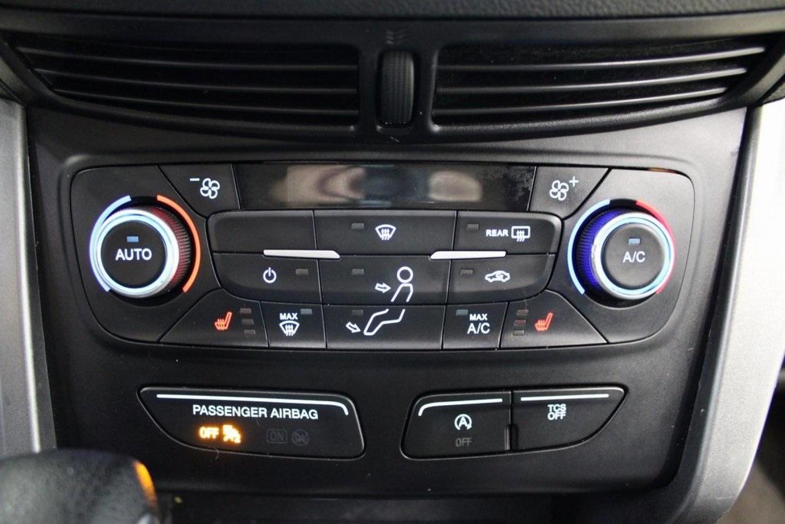 2018 Lightning Blue /Charcoal Black Ford Escape SE (1FMCU9GD6JU) with an EcoBoost 2.0L I4 GTDi DOHC Turbocharged VCT engine, Automatic transmission, located at 15300 Midway Rd., Addison, TX, 75001, (972) 702-0011, 32.958321, -96.838074 - 2018 Ford Escape SE<br>Now Available at Midway Auto Group Addison, Texas<br><br>Stylish, versatile, and packed with features, the 2018 Ford Escape SE offers a confident driving experience thats perfect for both urban commutes and weekend getaways. With its turbocharged performance, smart technology - Photo#20