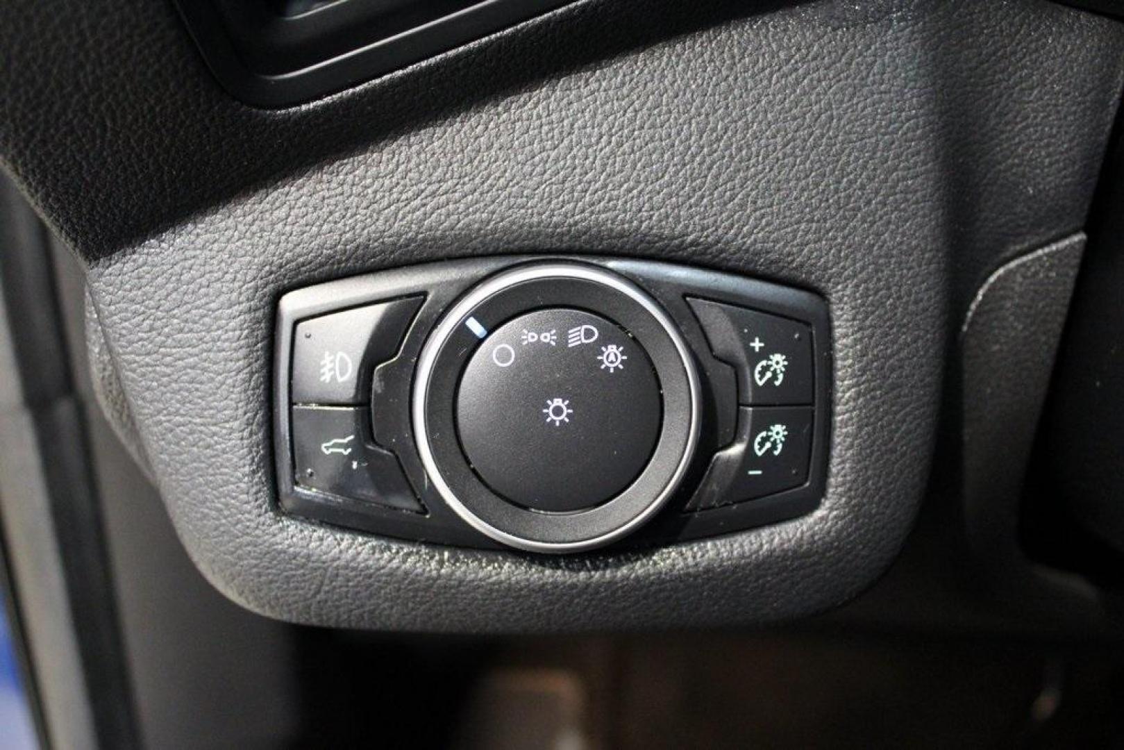 2018 Lightning Blue /Charcoal Black Ford Escape SE (1FMCU9GD6JU) with an EcoBoost 2.0L I4 GTDi DOHC Turbocharged VCT engine, Automatic transmission, located at 15300 Midway Rd., Addison, TX, 75001, (972) 702-0011, 32.958321, -96.838074 - 2018 Ford Escape SE<br>Now Available at Midway Auto Group Addison, Texas<br><br>Stylish, versatile, and packed with features, the 2018 Ford Escape SE offers a confident driving experience thats perfect for both urban commutes and weekend getaways. With its turbocharged performance, smart technology - Photo#24
