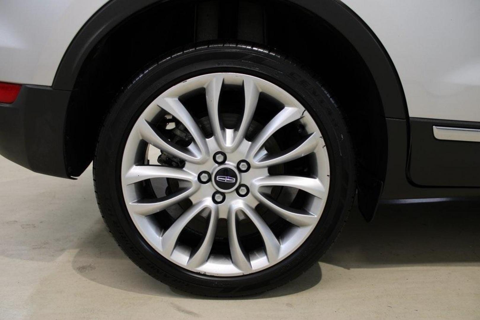 2016 Ingot Silver /Ebony Lincoln MKC Reserve (5LMCJ3C96GU) with an EcoBoost 2.0L I4 GTDi DOHC Turbocharged VCT engine, Automatic transmission, located at 15300 Midway Rd., Addison, TX, 75001, (972) 702-0011, 32.958321, -96.838074 - 2016 Lincoln MKC Reserve<br>Now Available at Midway Auto Group Addison, Texas<br><br>Luxurious, confident, and refinedthis 2016 Lincoln MKC Reserve delivers a premium driving experience in a compact SUV form. With a rich interior, smooth performance, and top-tier technology, the MKC is perfect for - Photo#10