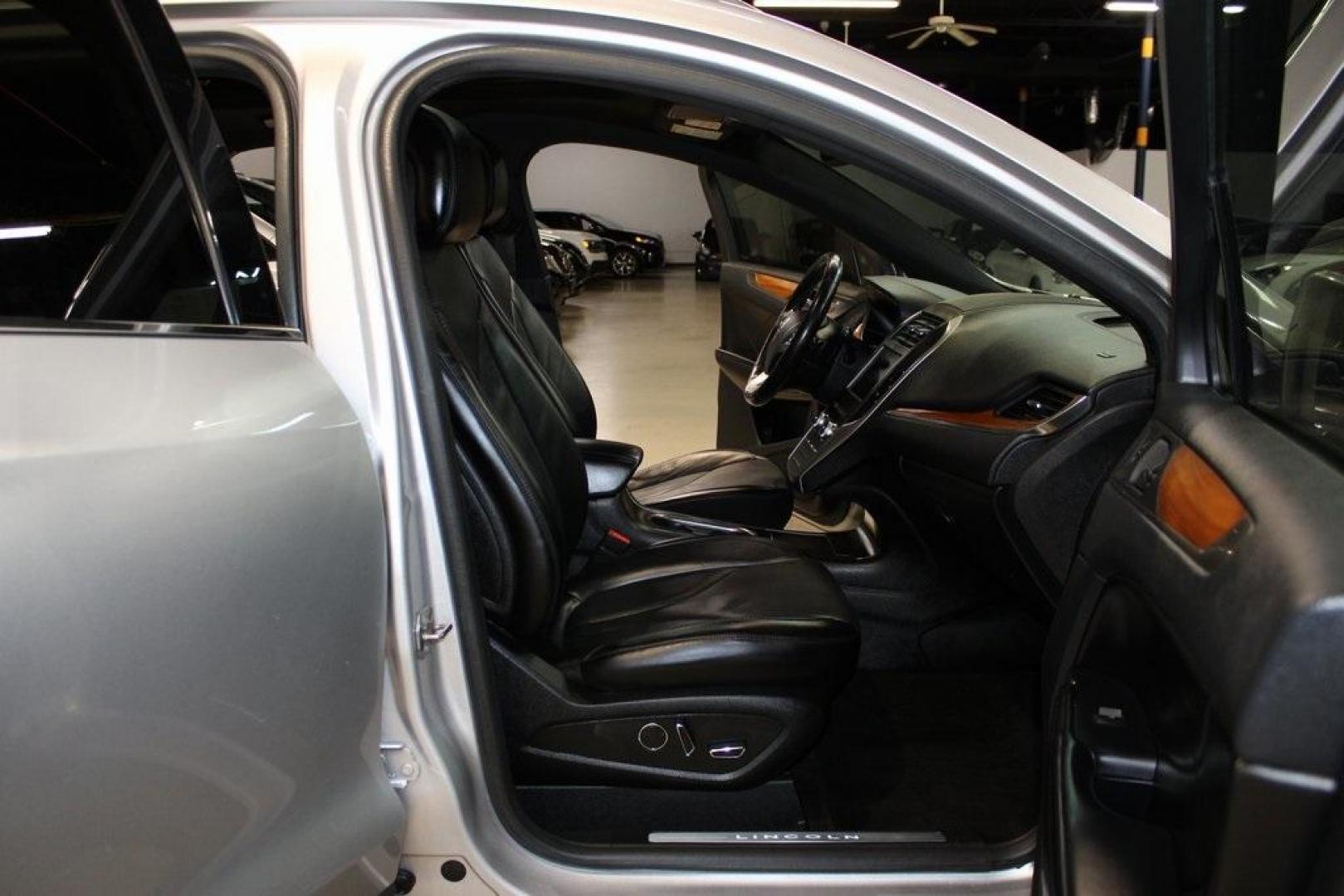 2016 Ingot Silver /Ebony Lincoln MKC Reserve (5LMCJ3C96GU) with an EcoBoost 2.0L I4 GTDi DOHC Turbocharged VCT engine, Automatic transmission, located at 15300 Midway Rd., Addison, TX, 75001, (972) 702-0011, 32.958321, -96.838074 - 2016 Lincoln MKC Reserve<br>Now Available at Midway Auto Group Addison, Texas<br><br>Luxurious, confident, and refinedthis 2016 Lincoln MKC Reserve delivers a premium driving experience in a compact SUV form. With a rich interior, smooth performance, and top-tier technology, the MKC is perfect for - Photo#15
