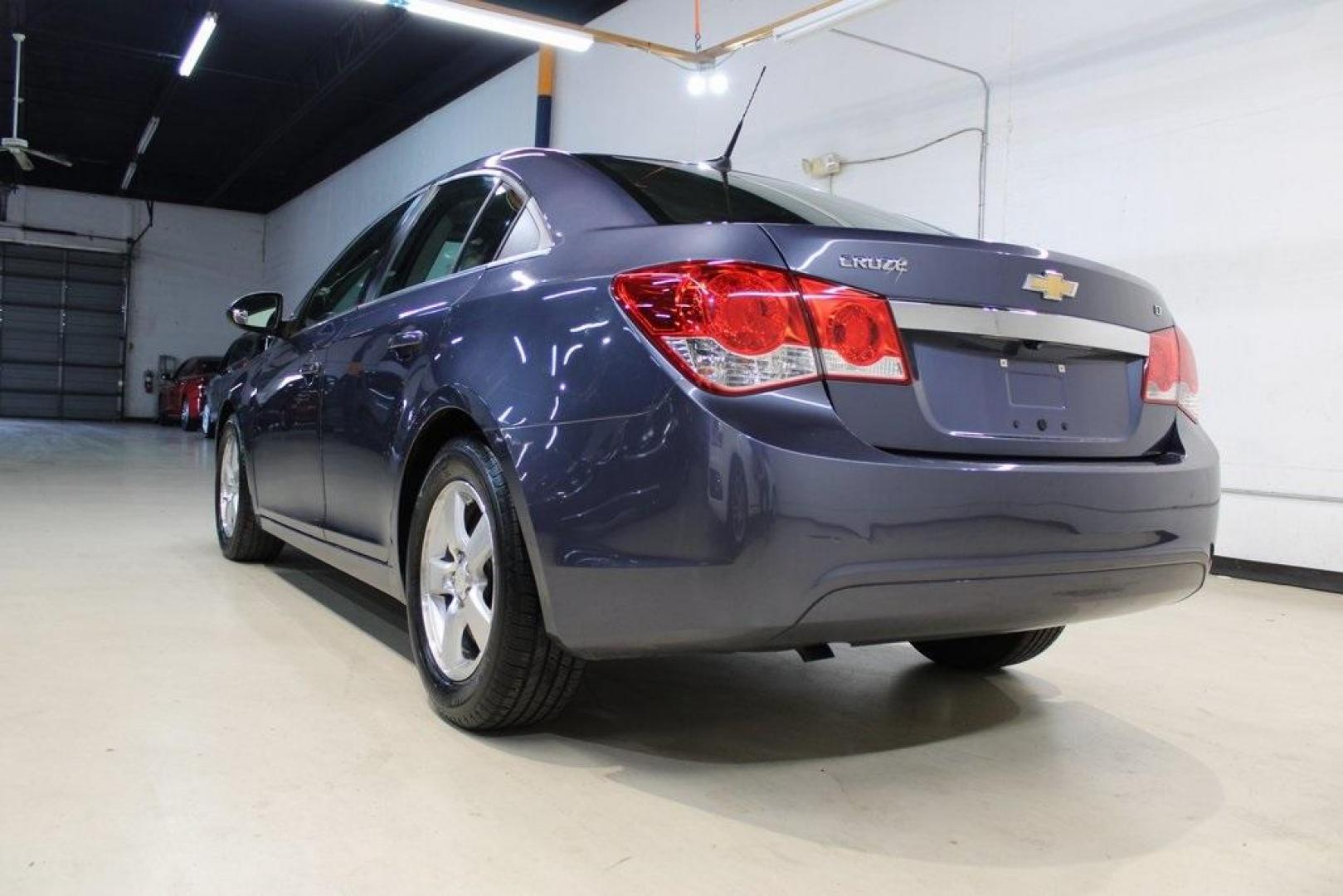 2014 Atlantis Blue Metallic /Medium Titanium Chevrolet Cruze 1LT (1G1PC5SB7E7) with an ECOTEC 1.4L I4 SMPI DOHC Turbocharged VVT engine, Automatic transmission, located at 15300 Midway Rd., Addison, TX, 75001, (972) 702-0011, 32.958321, -96.838074 - Photo#3