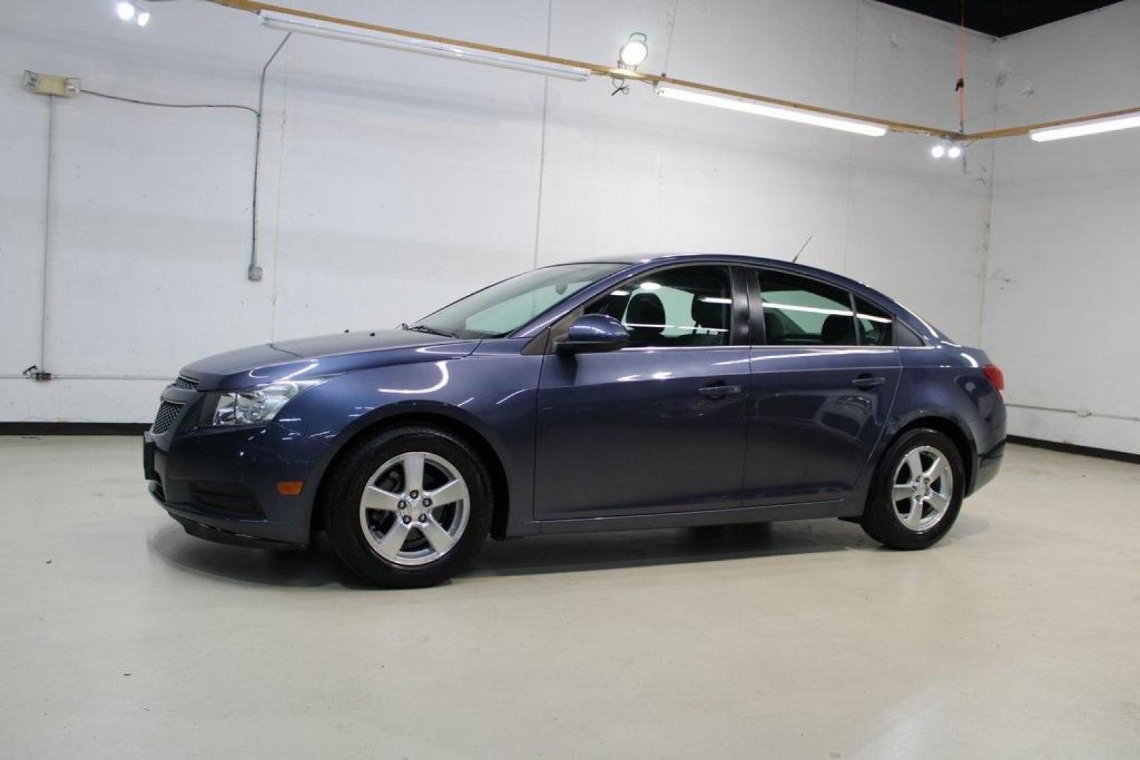 2014 Atlantis Blue Metallic /Medium Titanium Chevrolet Cruze 1LT (1G1PC5SB7E7) with an ECOTEC 1.4L I4 SMPI DOHC Turbocharged VVT engine, Automatic transmission, located at 15300 Midway Rd., Addison, TX, 75001, (972) 702-0011, 32.958321, -96.838074 - Photo#4