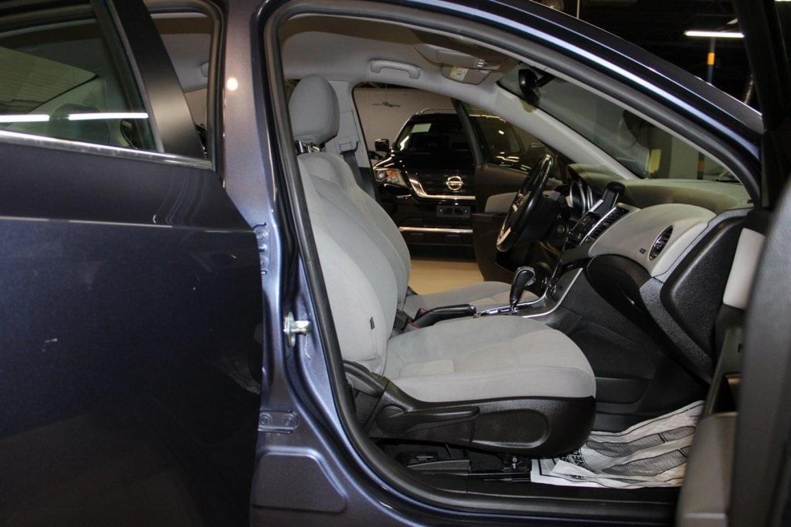 2014 Atlantis Blue Metallic /Medium Titanium Chevrolet Cruze 1LT (1G1PC5SB7E7) with an ECOTEC 1.4L I4 SMPI DOHC Turbocharged VVT engine, Automatic transmission, located at 15300 Midway Rd., Addison, TX, 75001, (972) 702-0011, 32.958321, -96.838074 - Photo#13