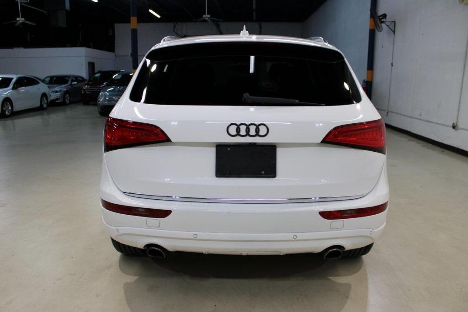 2017 White /Black Audi Q5 2.0T Premium (WA1C2AFP4HA) with an 2.0L 4-Cylinder TFSI engine, Automatic transmission, located at 15300 Midway Rd., Addison, TX, 75001, (972) 702-0011, 32.958321, -96.838074 - Photo#7