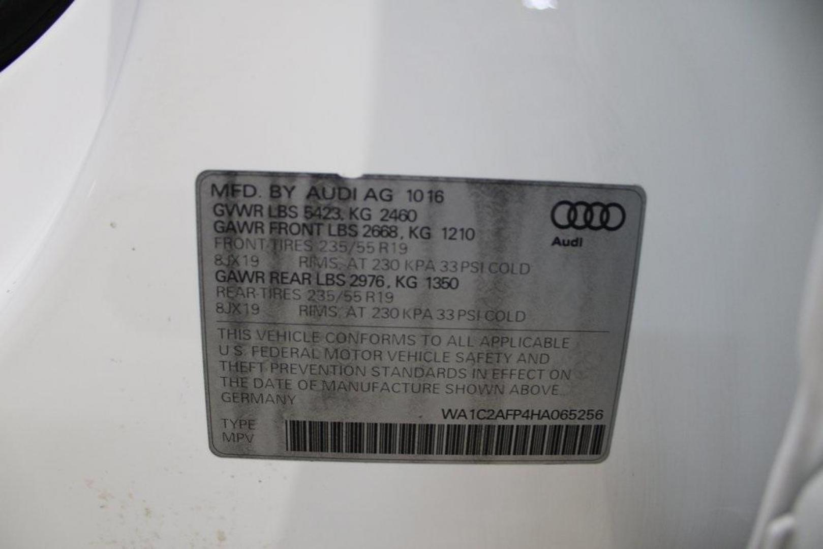 2017 White /Black Audi Q5 2.0T Premium (WA1C2AFP4HA) with an 2.0L 4-Cylinder TFSI engine, Automatic transmission, located at 15300 Midway Rd., Addison, TX, 75001, (972) 702-0011, 32.958321, -96.838074 - Photo#32