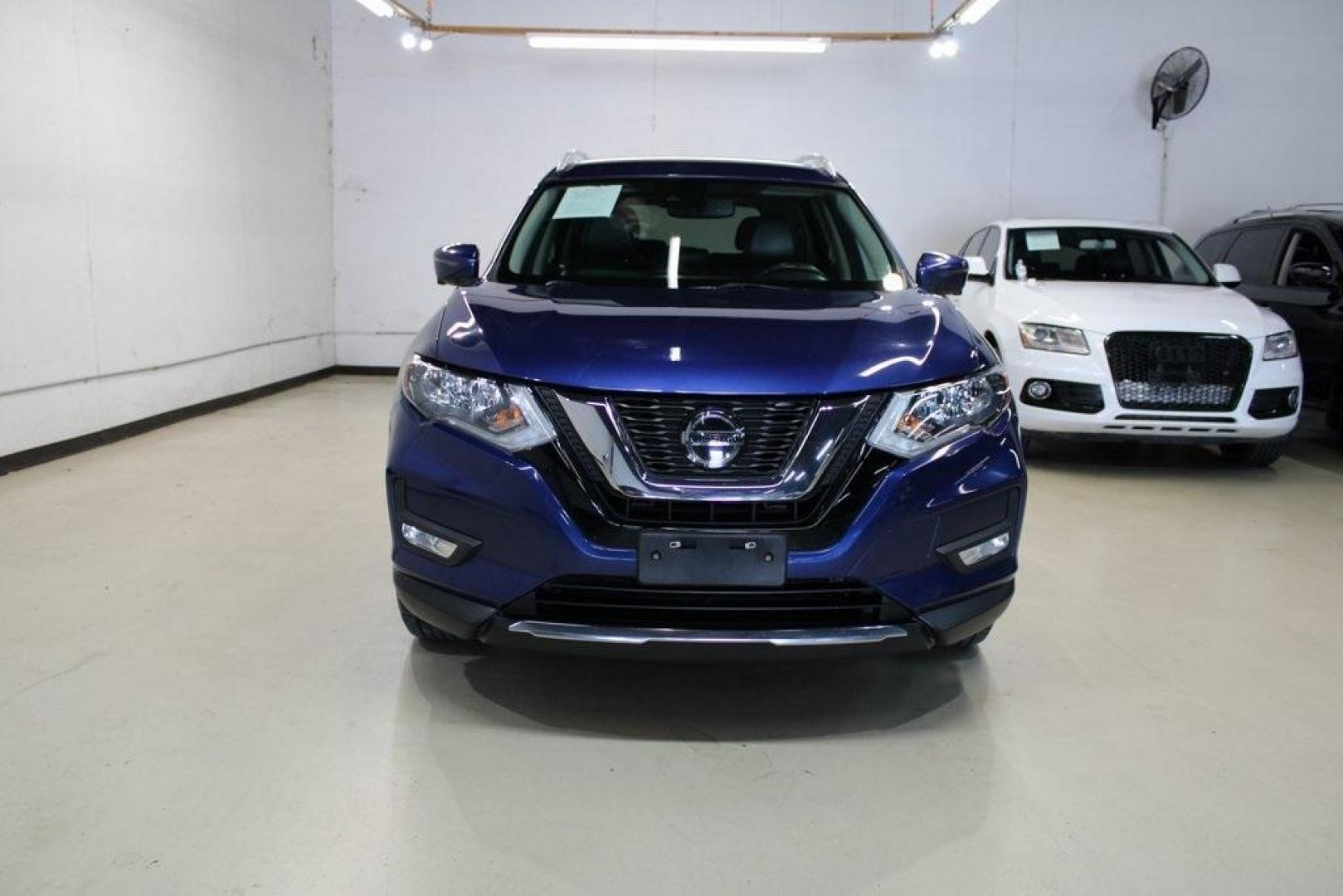 2018 Caspian Blue /Charcoal Nissan Rogue SL (5N1AT2MV9JC) with an 2.5L I4 DOHC 16V engine, CVT transmission, located at 15300 Midway Rd., Addison, TX, 75001, (972) 702-0011, 32.958321, -96.838074 - Photo#4