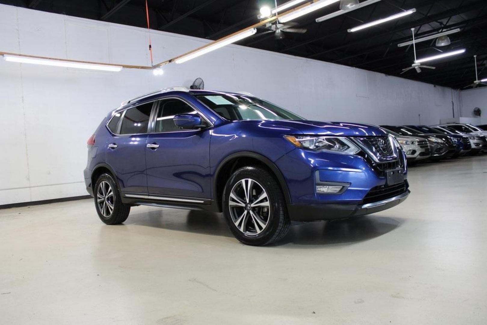2018 Caspian Blue /Charcoal Nissan Rogue SL (5N1AT2MV9JC) with an 2.5L I4 DOHC 16V engine, CVT transmission, located at 15300 Midway Rd., Addison, TX, 75001, (972) 702-0011, 32.958321, -96.838074 - Photo#5