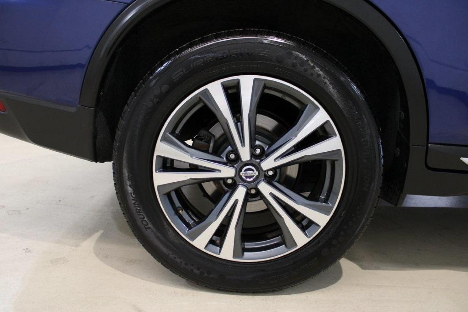 2018 Caspian Blue /Charcoal Nissan Rogue SL (5N1AT2MV9JC) with an 2.5L I4 DOHC 16V engine, CVT transmission, located at 15300 Midway Rd., Addison, TX, 75001, (972) 702-0011, 32.958321, -96.838074 - Photo#9