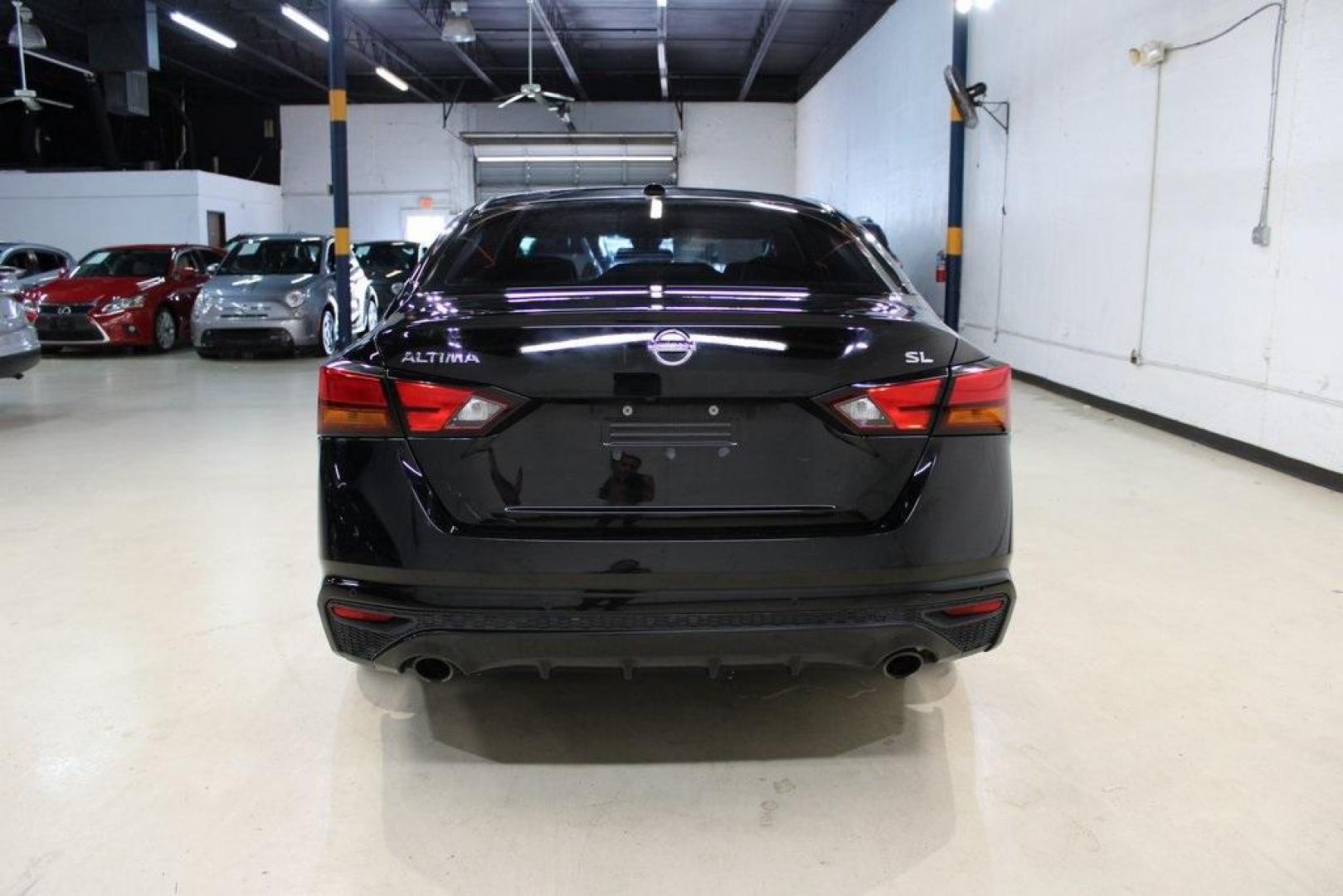 2019 Super Black Clearcoat /Charcoal Nissan Altima 2.5 SL (1N4BL4EV8KC) with an 2.5L 4-Cylinder DOHC 16V engine, CVT transmission, located at 15300 Midway Rd., Addison, TX, 75001, (972) 702-0011, 32.958321, -96.838074 - Photo#6