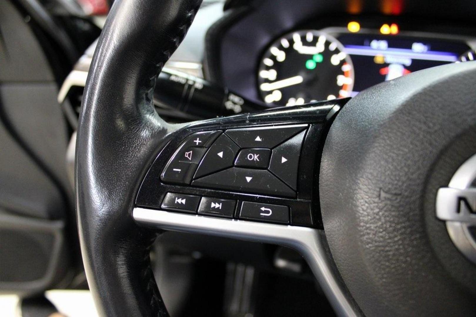 2019 Super Black Clearcoat /Charcoal Nissan Altima 2.5 SL (1N4BL4EV8KC) with an 2.5L 4-Cylinder DOHC 16V engine, CVT transmission, located at 15300 Midway Rd., Addison, TX, 75001, (972) 702-0011, 32.958321, -96.838074 - Photo#24