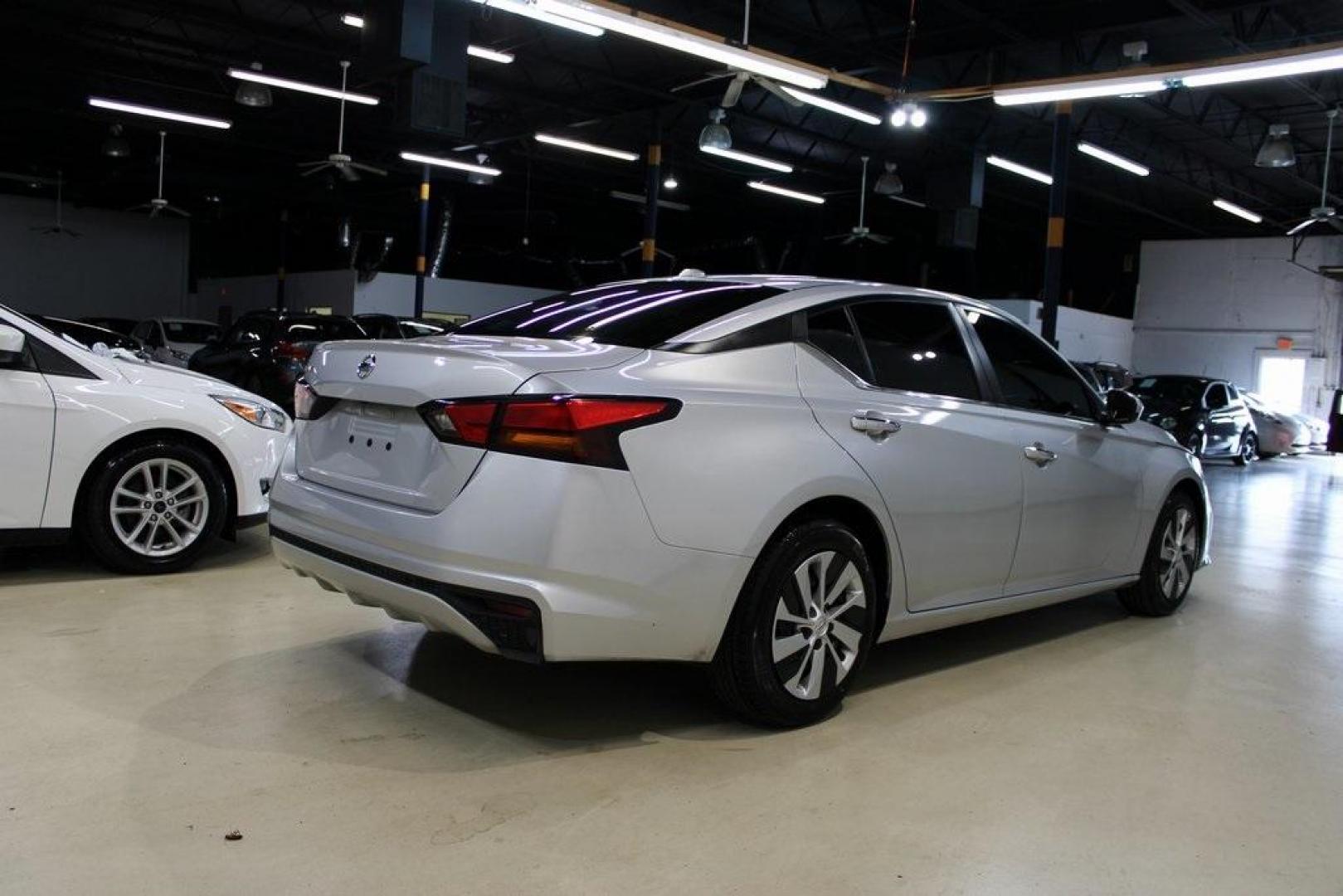2020 Brilliant Silver Metallic /Charcoal Nissan Altima 2.5 S (1N4BL4BV5LC) with an 2.5L 4-Cylinder DOHC 16V engine, CVT transmission, located at 15300 Midway Rd., Addison, TX, 75001, (972) 702-0011, 32.958321, -96.838074 - Photo#2
