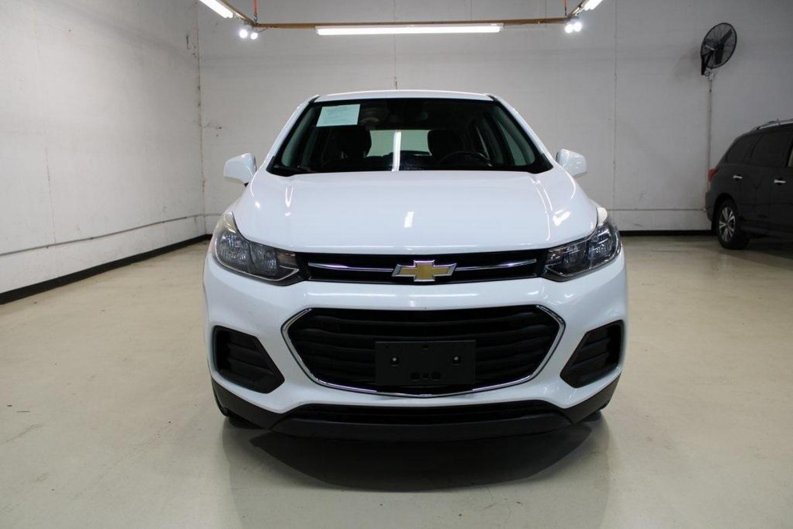 2018 Summit White /Black Chevrolet Trax LS (3GNCJKSB3JL) with an ECOTEC 1.4L I4 SMPI DOHC Turbocharged VVT engine, Automatic transmission, located at 15300 Midway Rd., Addison, TX, 75001, (972) 702-0011, 32.958321, -96.838074 - Photo#5