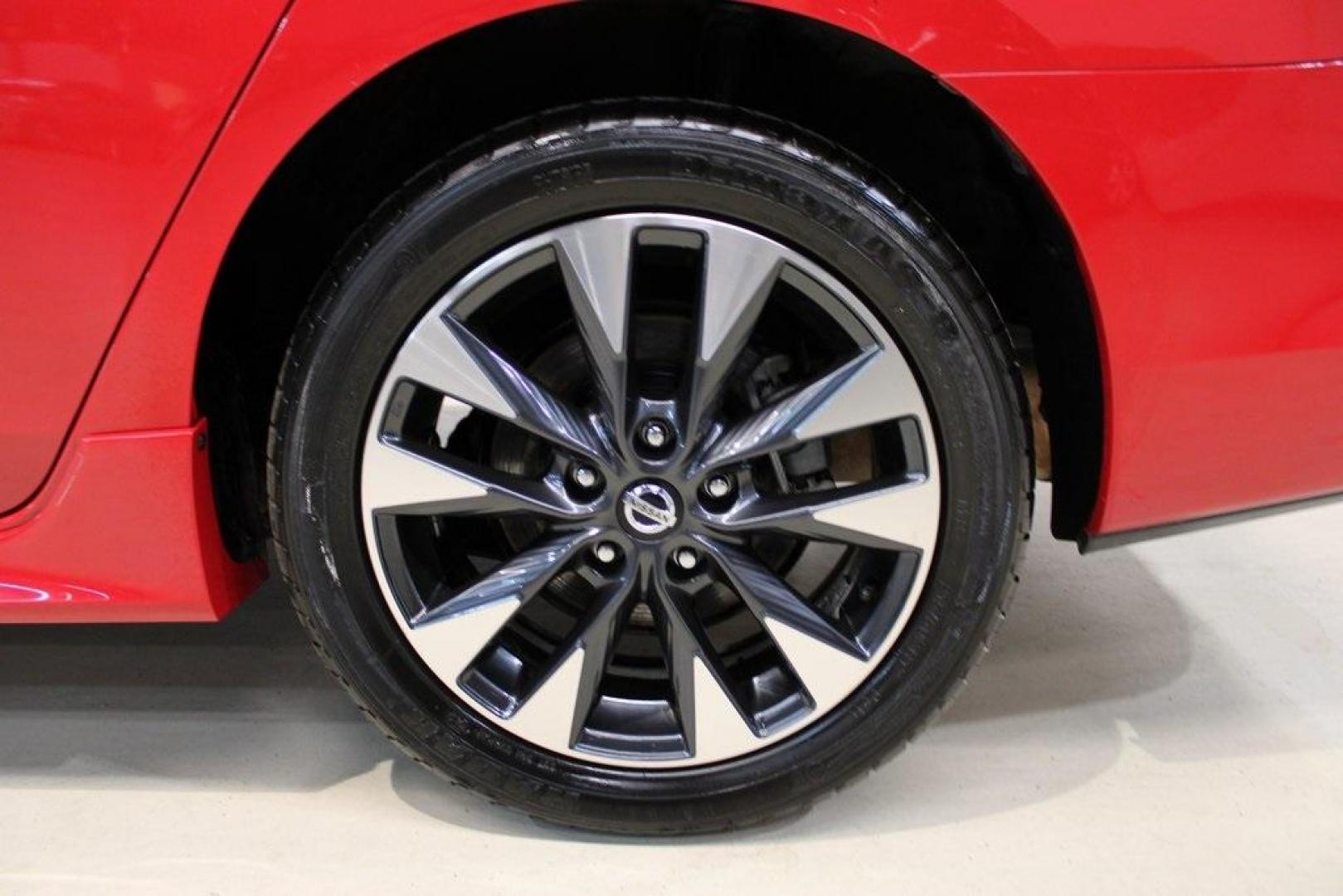 2019 Red Alert /Charcoal Nissan Sentra SR (3N1AB7AP9KY) with an 1.8L 4-Cylinder DOHC 16V engine, CVT transmission, located at 15300 Midway Rd., Addison, TX, 75001, (972) 702-0011, 32.958321, -96.838074 - Photo#9