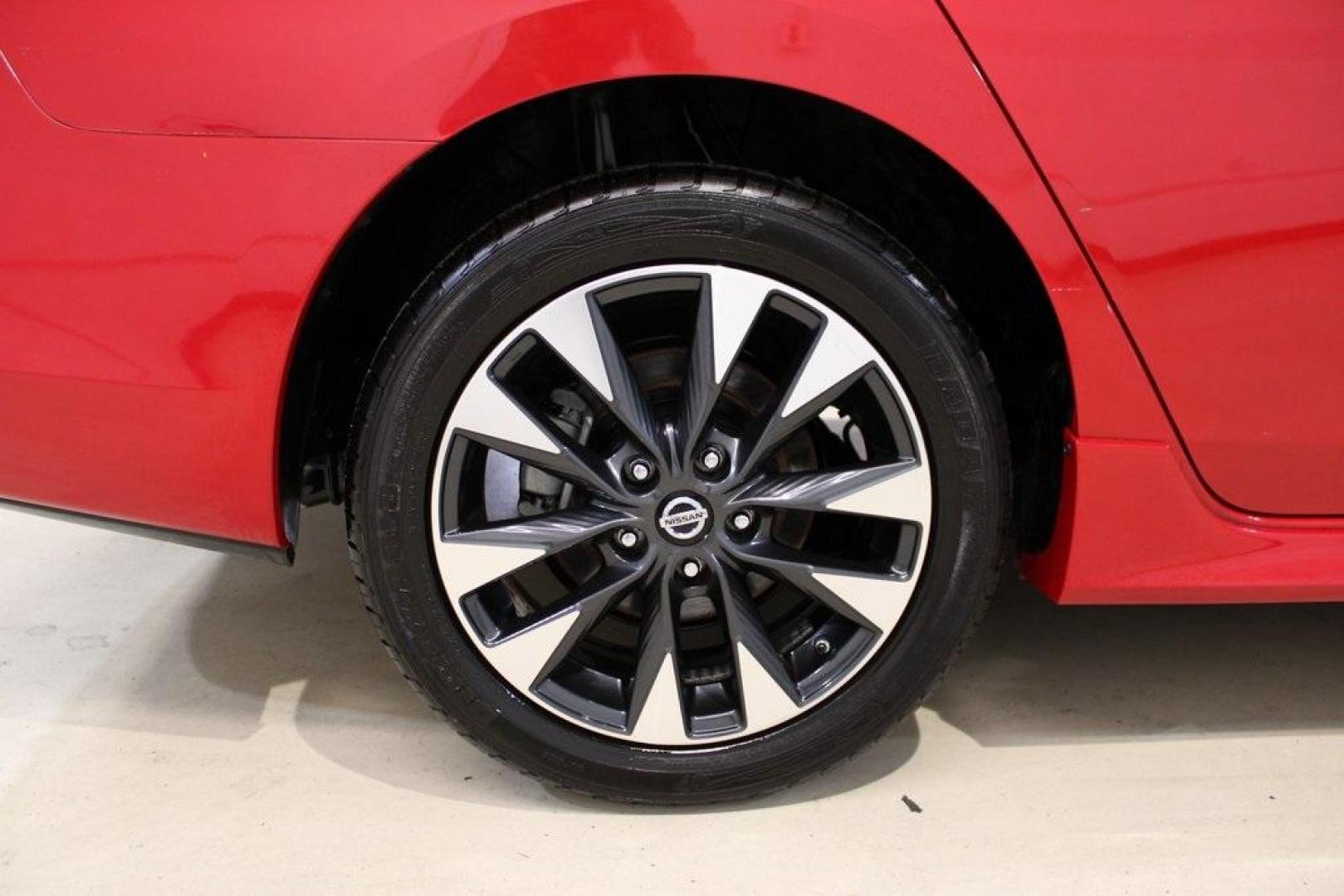 2019 Red Alert /Charcoal Nissan Sentra SR (3N1AB7AP9KY) with an 1.8L 4-Cylinder DOHC 16V engine, CVT transmission, located at 15300 Midway Rd., Addison, TX, 75001, (972) 702-0011, 32.958321, -96.838074 - Photo#10