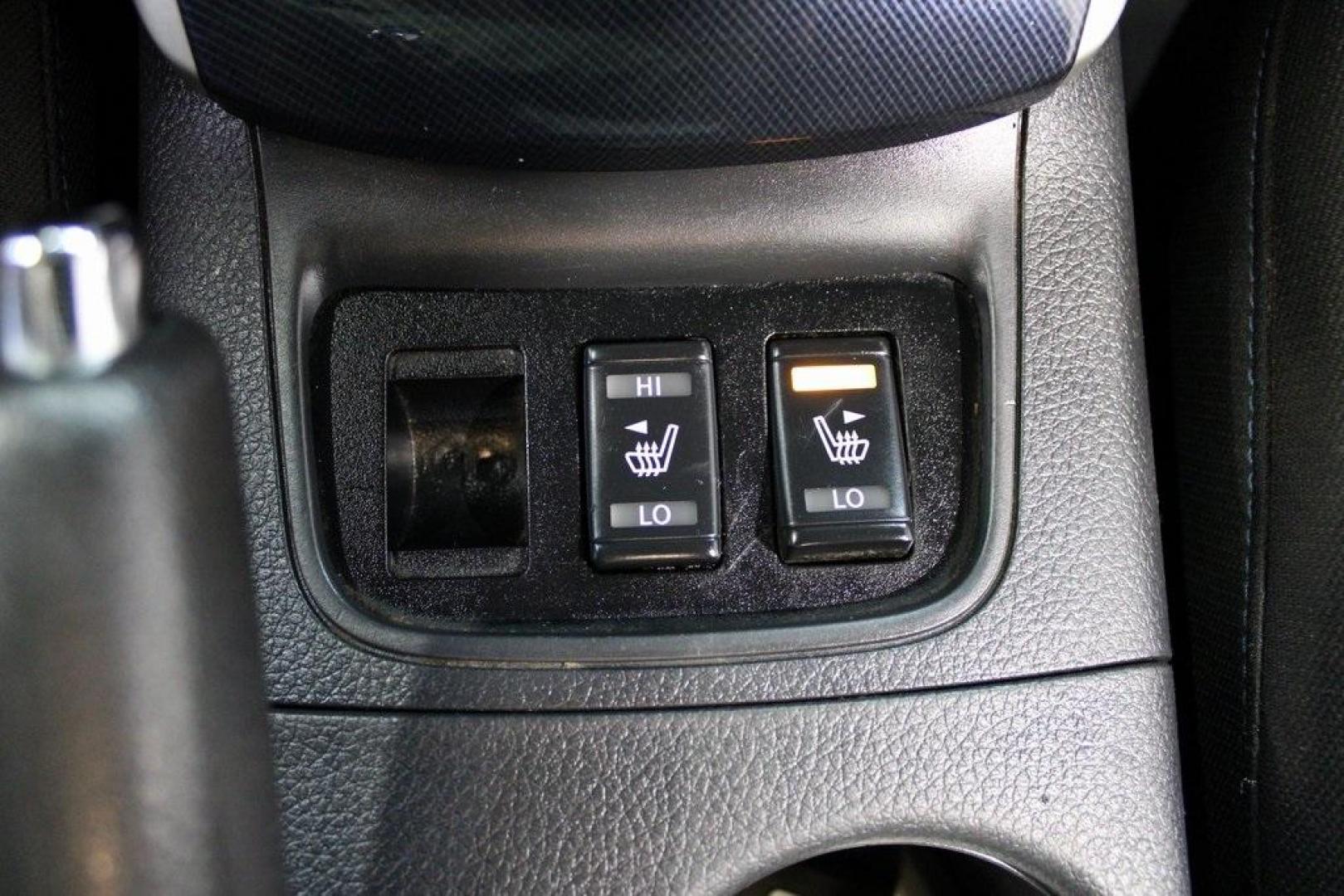 2019 Red Alert /Charcoal Nissan Sentra SR (3N1AB7AP9KY) with an 1.8L 4-Cylinder DOHC 16V engine, CVT transmission, located at 15300 Midway Rd., Addison, TX, 75001, (972) 702-0011, 32.958321, -96.838074 - Photo#21