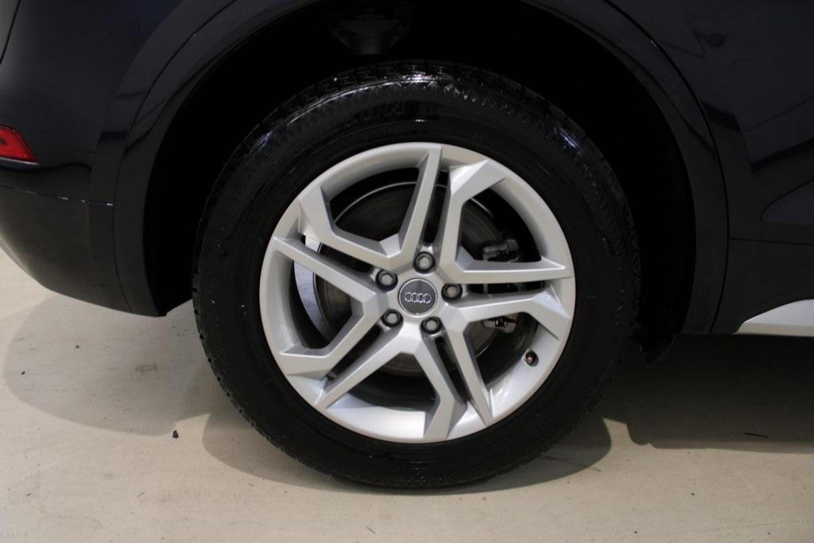 2018 Moonlight Blue /Brown Audi Q5 2.0T (WA1ANAFY4J2) with an 2.0L TFSI engine, Automatic transmission, located at 15300 Midway Rd., Addison, TX, 75001, (972) 702-0011, 32.958321, -96.838074 - Photo#7