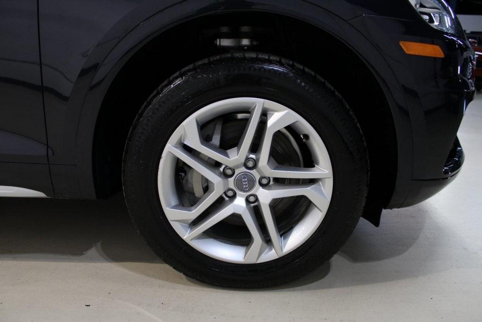 2018 Moonlight Blue /Brown Audi Q5 2.0T (WA1ANAFY4J2) with an 2.0L TFSI engine, Automatic transmission, located at 15300 Midway Rd., Addison, TX, 75001, (972) 702-0011, 32.958321, -96.838074 - Photo#8
