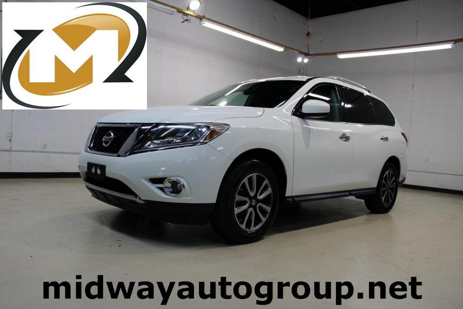 2015 Glacier White /Charcoal Nissan Pathfinder SV (5N1AR2MM9FC) with an 3.5L V6 engine, CVT transmission, located at 15300 Midway Rd., Addison, TX, 75001, (972) 702-0011, 32.958321, -96.838074 - 2015 Nissan Pathfinder SV<br>Now Available at Midway Auto Group Addison, Texas<br><br>Roomy, capable, and family-approved, the 2015 Nissan Pathfinder SV delivers the comfort, versatility, and power you need in a midsize SUV. With three rows of seating, a smooth V6 engine, and user-friendly tech, th - Photo#0