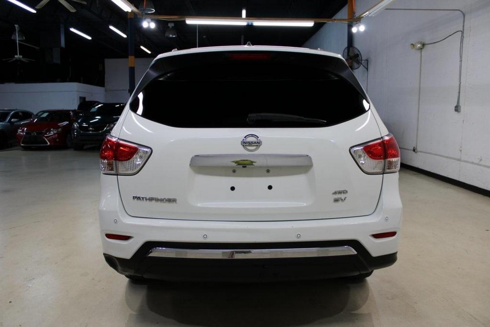 2015 Glacier White /Charcoal Nissan Pathfinder SV (5N1AR2MM9FC) with an 3.5L V6 engine, CVT transmission, located at 15300 Midway Rd., Addison, TX, 75001, (972) 702-0011, 32.958321, -96.838074 - 2015 Nissan Pathfinder SV<br>Now Available at Midway Auto Group Addison, Texas<br><br>Roomy, capable, and family-approved, the 2015 Nissan Pathfinder SV delivers the comfort, versatility, and power you need in a midsize SUV. With three rows of seating, a smooth V6 engine, and user-friendly tech, th - Photo#7
