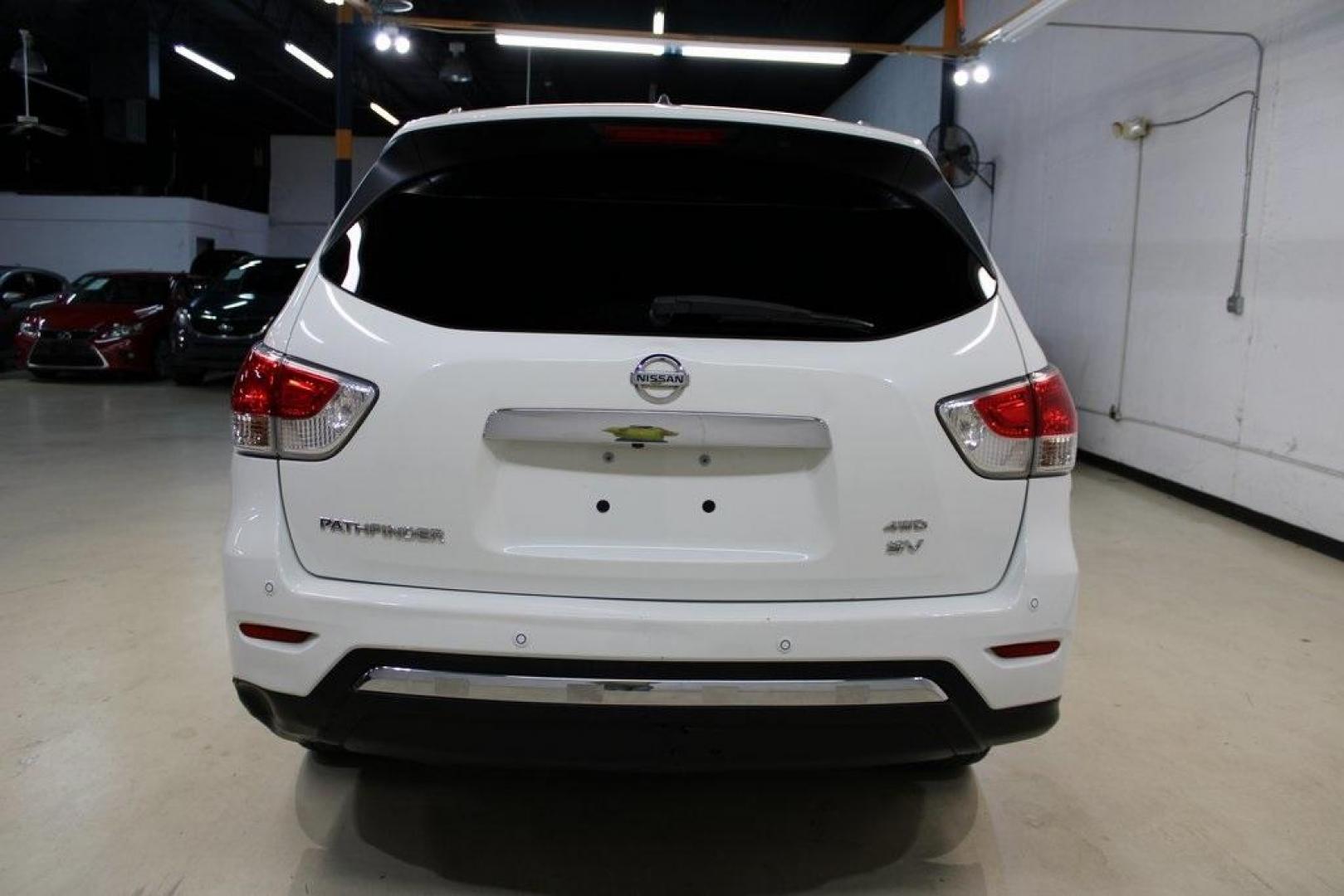 2015 Glacier White /Charcoal Nissan Pathfinder SV (5N1AR2MM9FC) with an 3.5L V6 engine, CVT transmission, located at 15300 Midway Rd., Addison, TX, 75001, (972) 702-0011, 32.958321, -96.838074 - 2015 Nissan Pathfinder SV<br>Now Available at Midway Auto Group Addison, Texas<br><br>Roomy, capable, and family-approved, the 2015 Nissan Pathfinder SV delivers the comfort, versatility, and power you need in a midsize SUV. With three rows of seating, a smooth V6 engine, and user-friendly tech, th - Photo#8