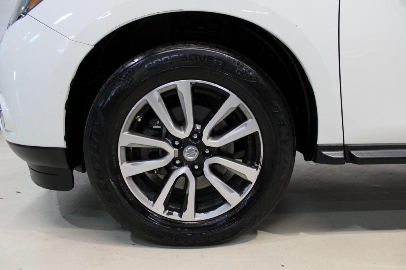 2015 Glacier White /Charcoal Nissan Pathfinder SV (5N1AR2MM9FC) with an 3.5L V6 engine, CVT transmission, located at 15300 Midway Rd., Addison, TX, 75001, (972) 702-0011, 32.958321, -96.838074 - 2015 Nissan Pathfinder SV<br>Now Available at Midway Auto Group Addison, Texas<br><br>Roomy, capable, and family-approved, the 2015 Nissan Pathfinder SV delivers the comfort, versatility, and power you need in a midsize SUV. With three rows of seating, a smooth V6 engine, and user-friendly tech, th - Photo#9