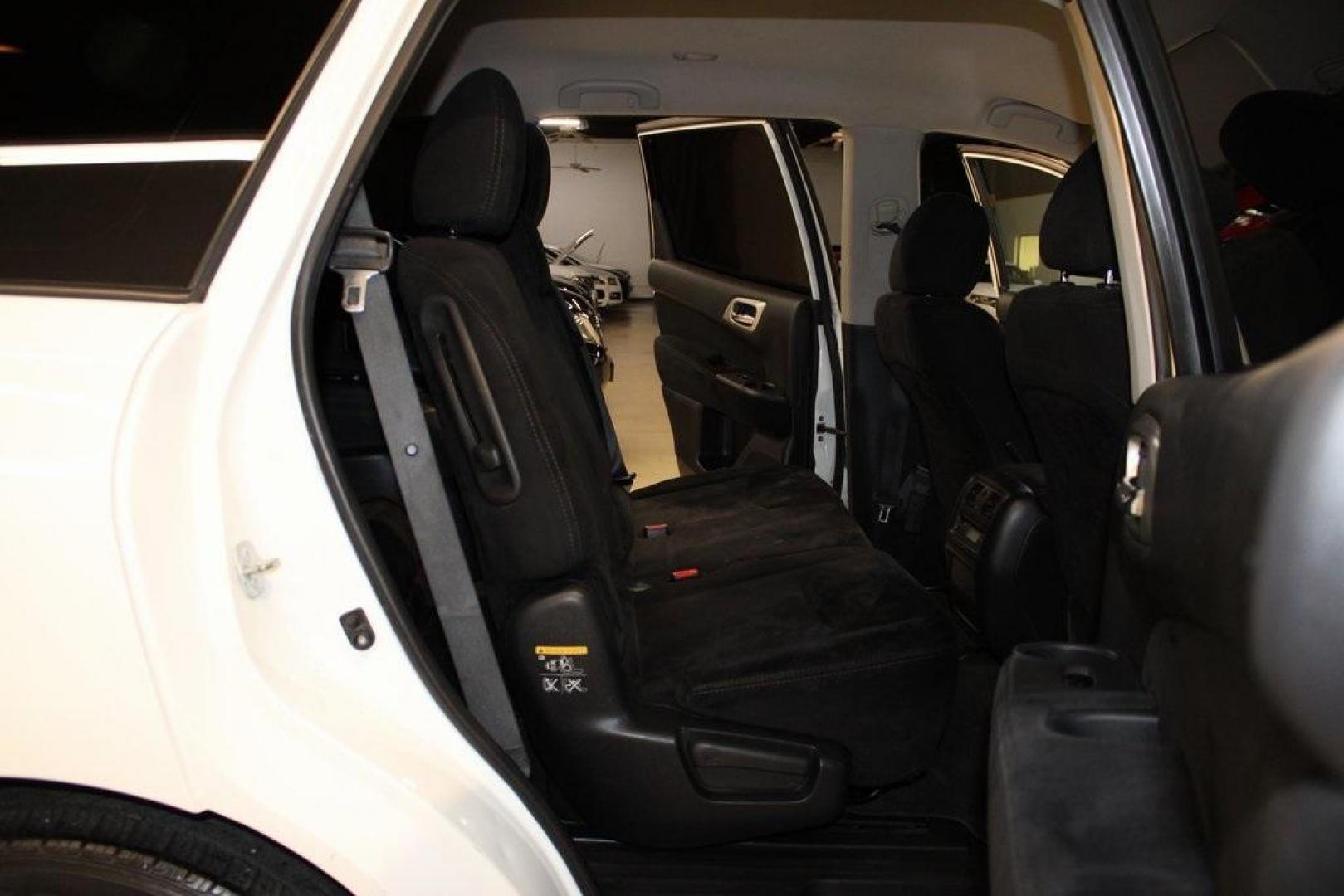 2015 Glacier White /Charcoal Nissan Pathfinder SV (5N1AR2MM9FC) with an 3.5L V6 engine, CVT transmission, located at 15300 Midway Rd., Addison, TX, 75001, (972) 702-0011, 32.958321, -96.838074 - 2015 Nissan Pathfinder SV<br>Now Available at Midway Auto Group Addison, Texas<br><br>Roomy, capable, and family-approved, the 2015 Nissan Pathfinder SV delivers the comfort, versatility, and power you need in a midsize SUV. With three rows of seating, a smooth V6 engine, and user-friendly tech, th - Photo#16