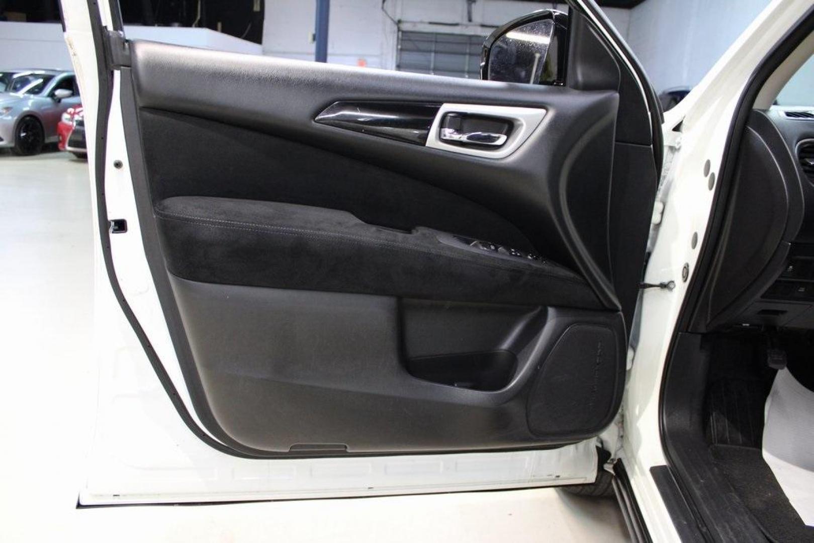 2015 Glacier White /Charcoal Nissan Pathfinder SV (5N1AR2MM9FC) with an 3.5L V6 engine, CVT transmission, located at 15300 Midway Rd., Addison, TX, 75001, (972) 702-0011, 32.958321, -96.838074 - 2015 Nissan Pathfinder SV<br>Now Available at Midway Auto Group Addison, Texas<br><br>Roomy, capable, and family-approved, the 2015 Nissan Pathfinder SV delivers the comfort, versatility, and power you need in a midsize SUV. With three rows of seating, a smooth V6 engine, and user-friendly tech, th - Photo#27
