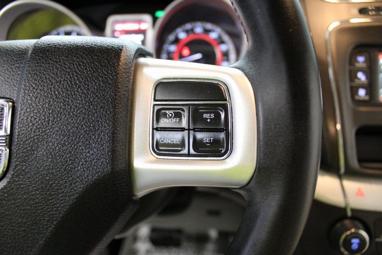 2017 Vice White /Lt Frost Beige/Black Dodge Journey SE (3C4PDCAB7HT) with an 2.4L I4 DOHC 16V Dual VVT engine, Automatic transmission, located at 15300 Midway Rd., Addison, TX, 75001, (972) 702-0011, 32.958321, -96.838074 - Photo#22