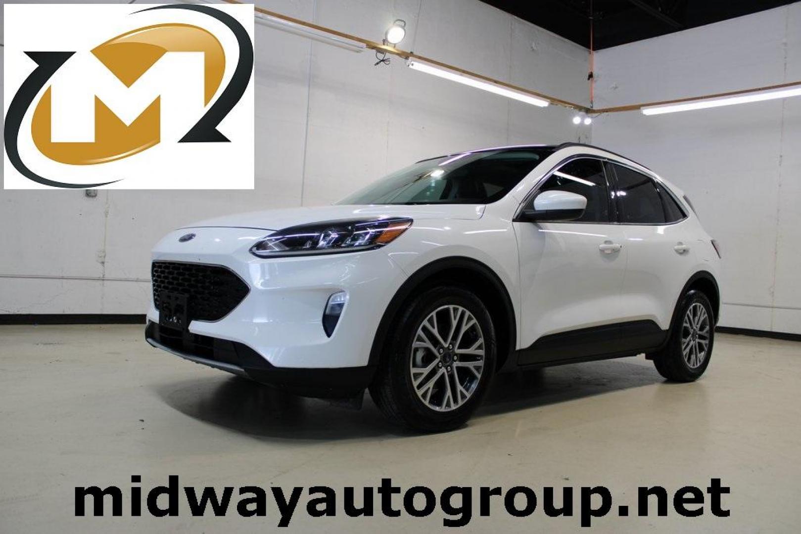 2022 Star White Metallic Tri-Coat /Ebony Ford Escape SEL (1FMCU0H65NU) with an 1.5L EcoBoost engine, Automatic transmission, located at 15300 Midway Rd., Addison, TX, 75001, (972) 702-0011, 32.958321, -96.838074 - Photo#0