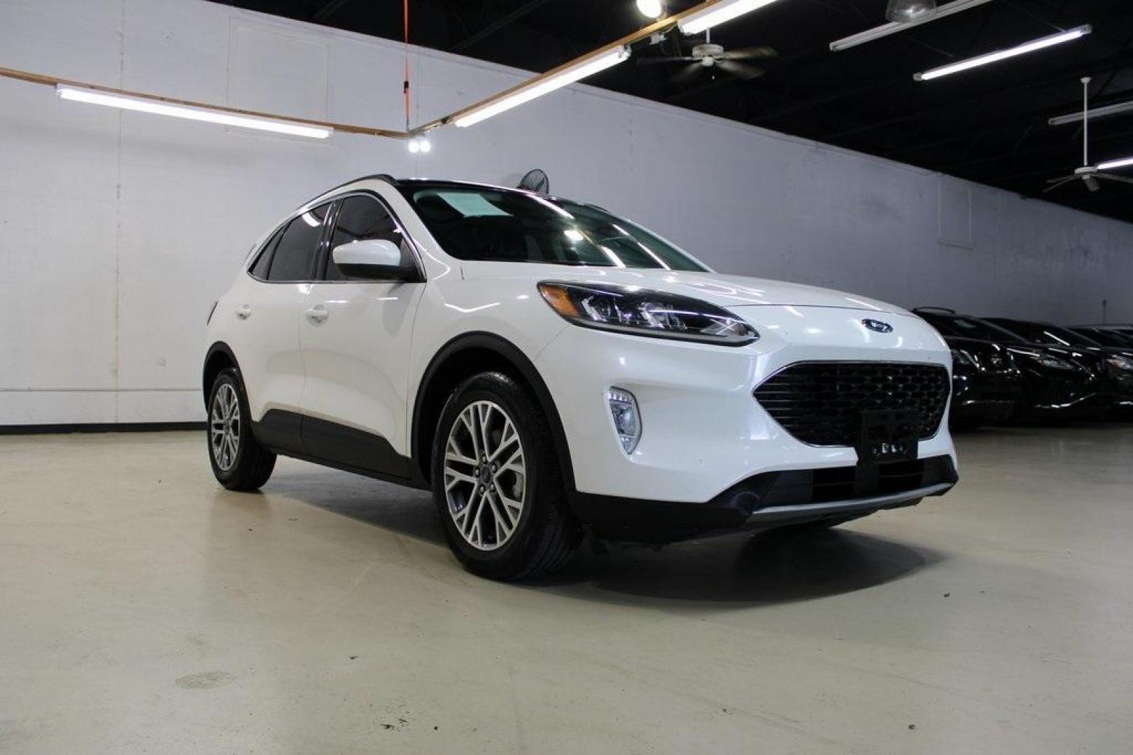 2022 Star White Metallic Tri-Coat /Ebony Ford Escape SEL (1FMCU0H65NU) with an 1.5L EcoBoost engine, Automatic transmission, located at 15300 Midway Rd., Addison, TX, 75001, (972) 702-0011, 32.958321, -96.838074 - Photo#1