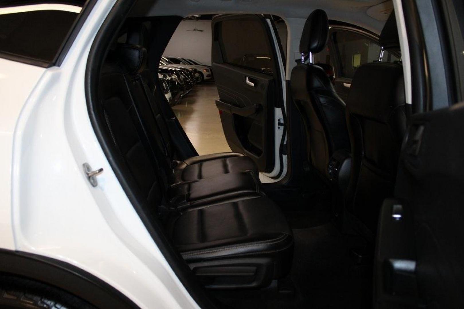 2022 Star White Metallic Tri-Coat /Ebony Ford Escape SEL (1FMCU0H65NU) with an 1.5L EcoBoost engine, Automatic transmission, located at 15300 Midway Rd., Addison, TX, 75001, (972) 702-0011, 32.958321, -96.838074 - Photo#15