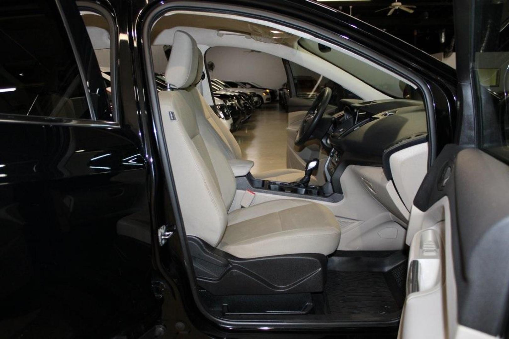 2018 Shadow Black /Medium Light Stone Ford Escape SE (1FMCU0GD3JU) with an EcoBoost 2.0L I4 GTDi DOHC Turbocharged VCT engine, Automatic transmission, located at 15300 Midway Rd., Addison, TX, 75001, (972) 702-0011, 32.958321, -96.838074 - Photo#14