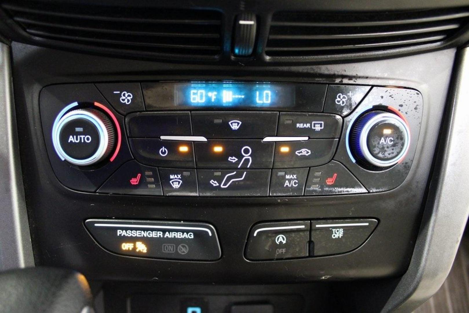 2018 Shadow Black /Medium Light Stone Ford Escape SE (1FMCU0GD3JU) with an EcoBoost 2.0L I4 GTDi DOHC Turbocharged VCT engine, Automatic transmission, located at 15300 Midway Rd., Addison, TX, 75001, (972) 702-0011, 32.958321, -96.838074 - Photo#20