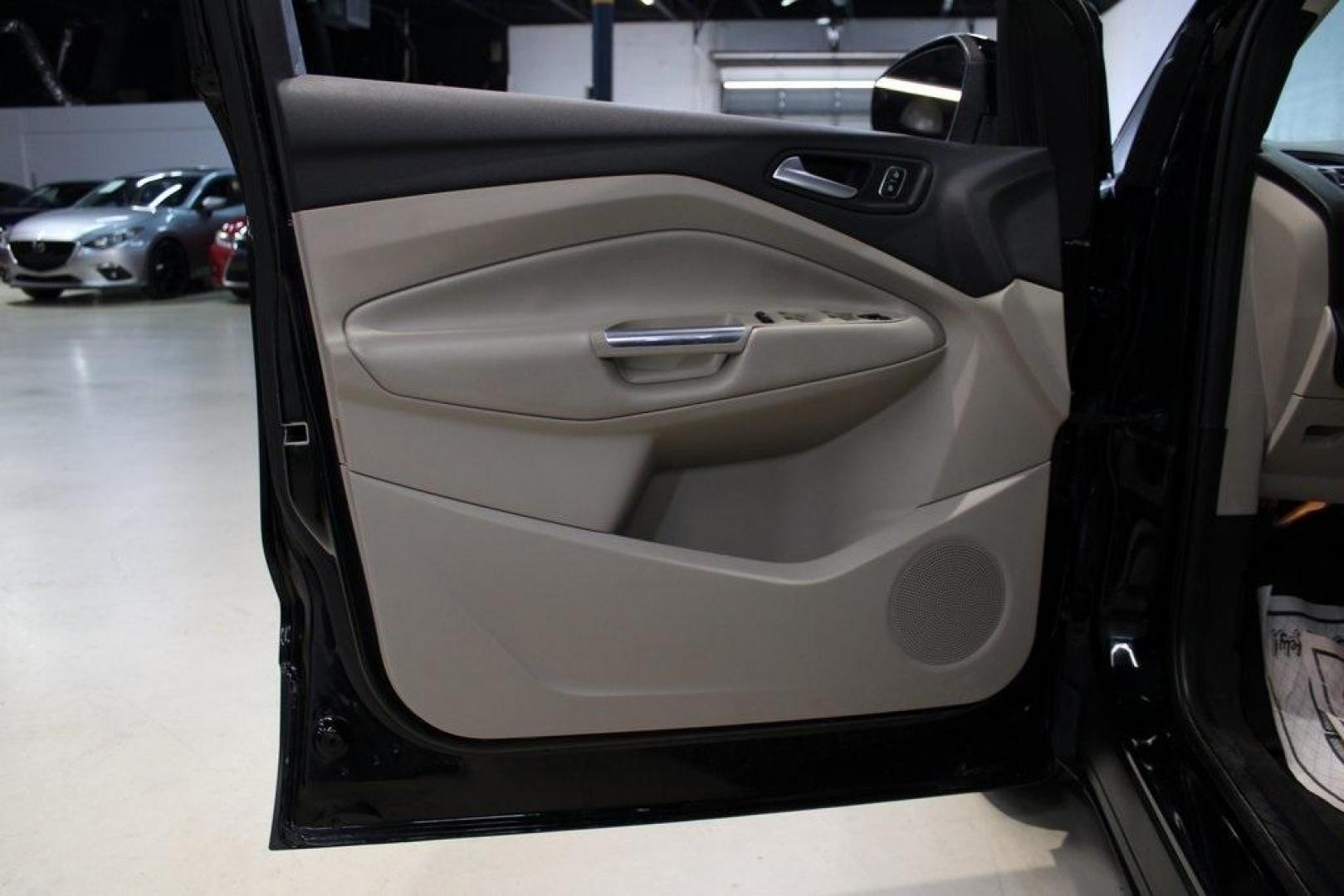2018 Shadow Black /Medium Light Stone Ford Escape SE (1FMCU0GD3JU) with an EcoBoost 2.0L I4 GTDi DOHC Turbocharged VCT engine, Automatic transmission, located at 15300 Midway Rd., Addison, TX, 75001, (972) 702-0011, 32.958321, -96.838074 - Photo#24